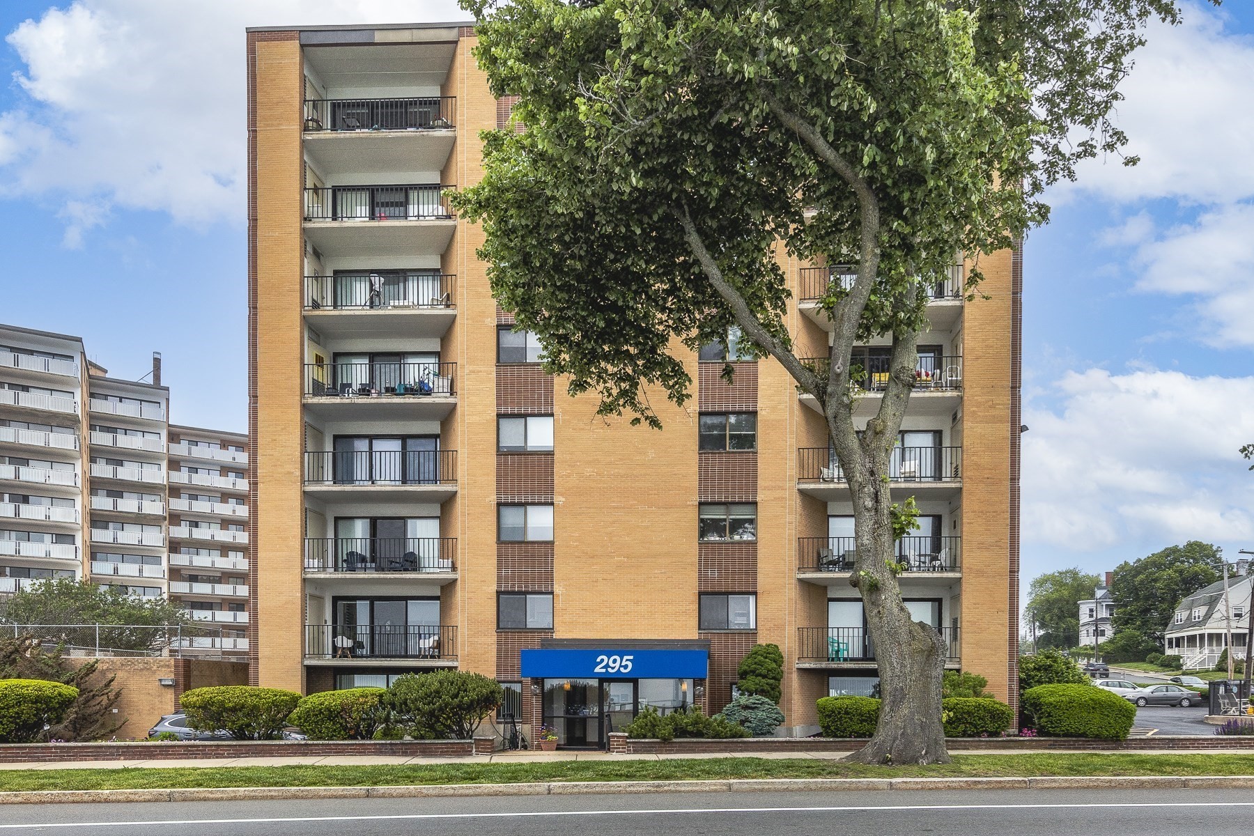 295 Lynn Shore Dr Unit 702, Lynn, MA 01902