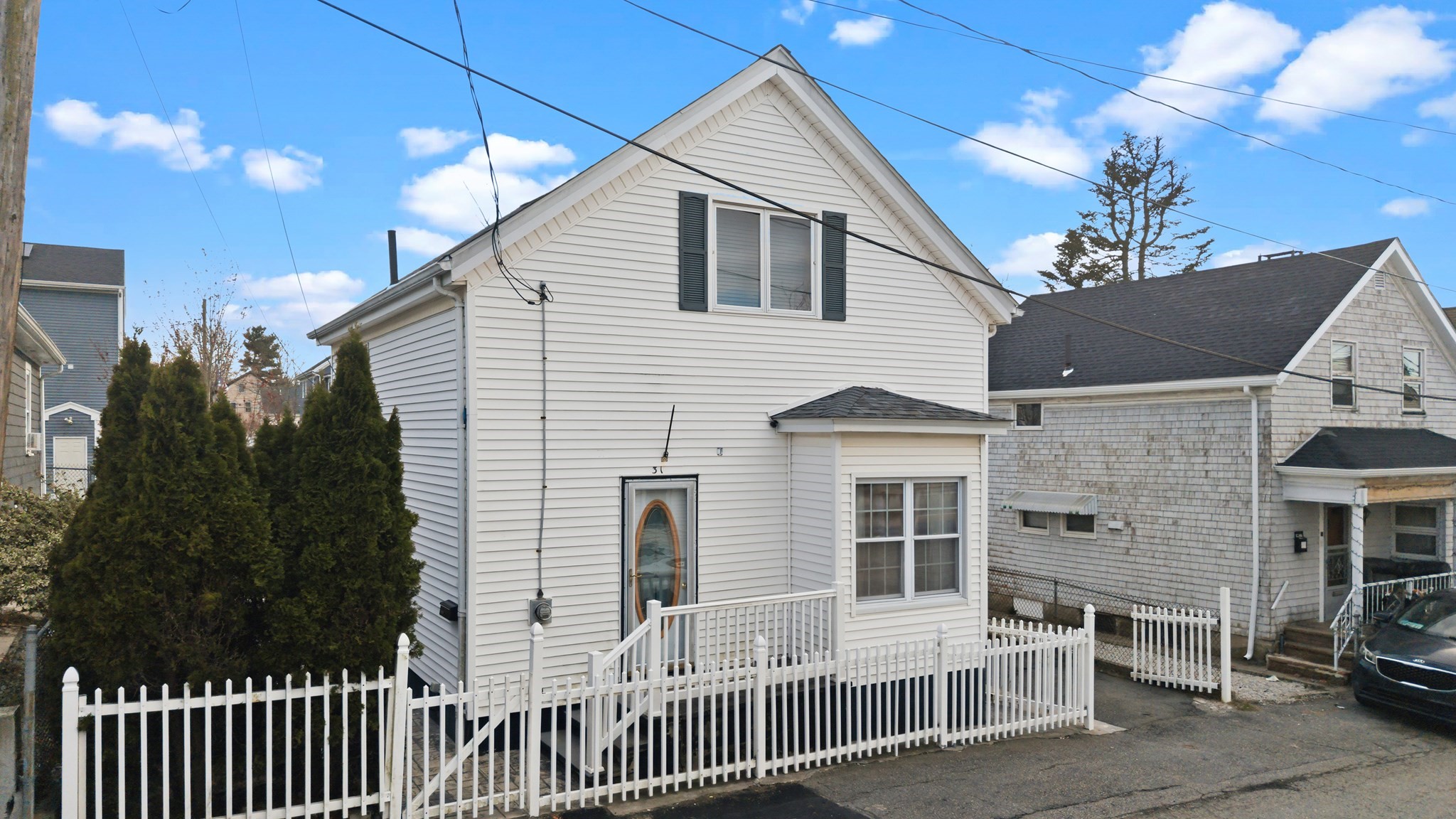 31 Sachem St, Fall River, MA 02724