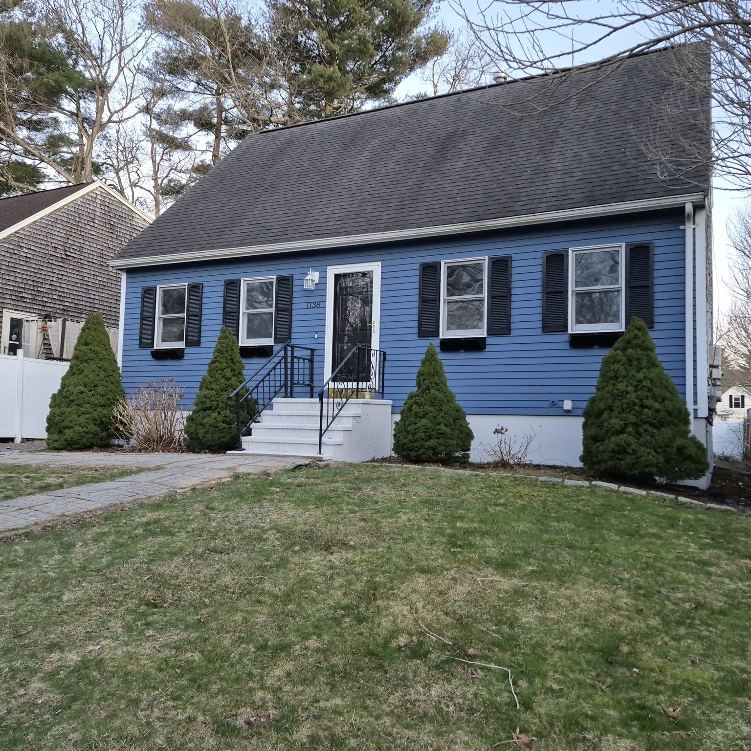1138 Sassaquin Ave, New Bedford, MA 02745
