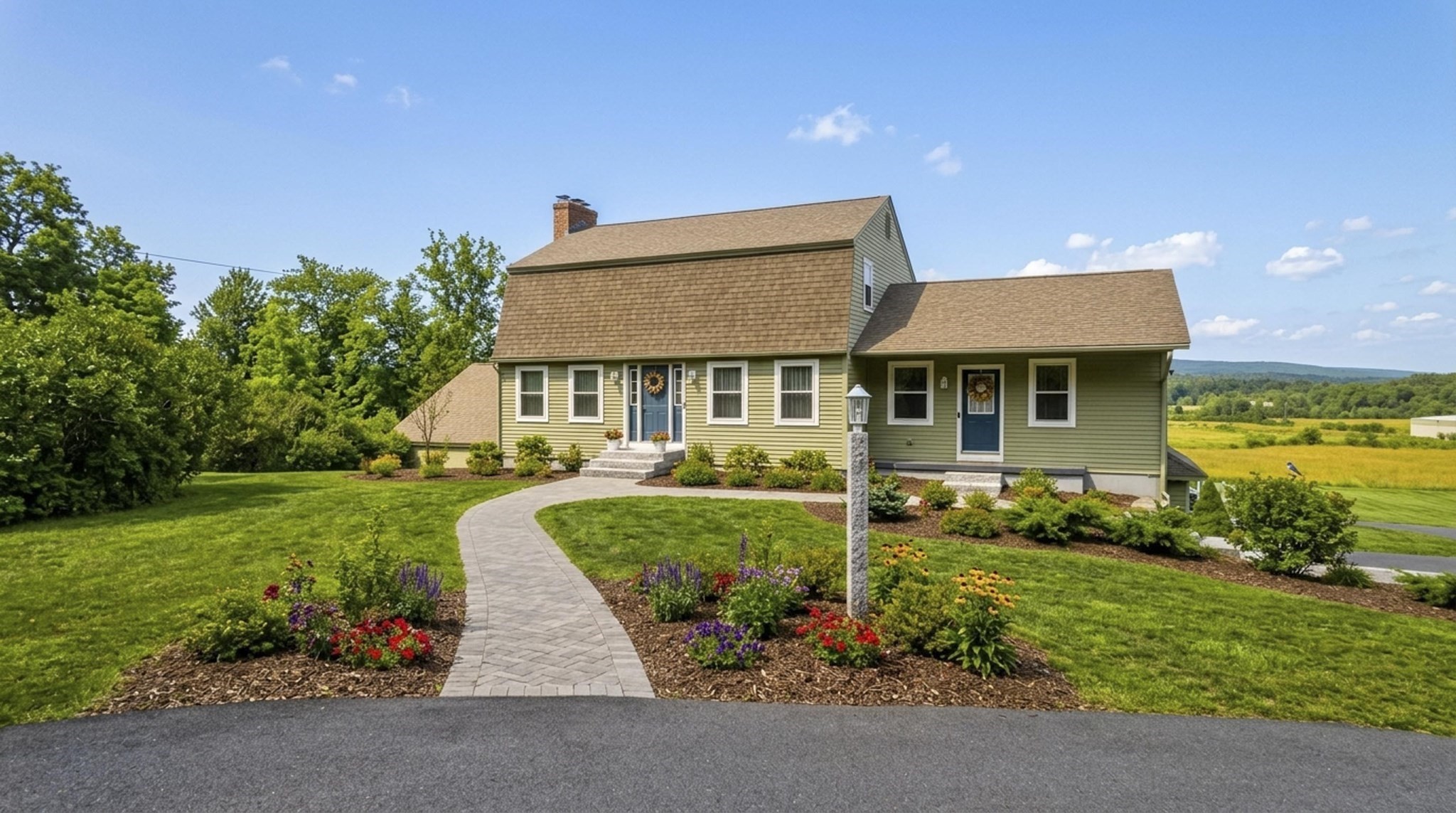 916 S East Street, Amherst, MA 01002