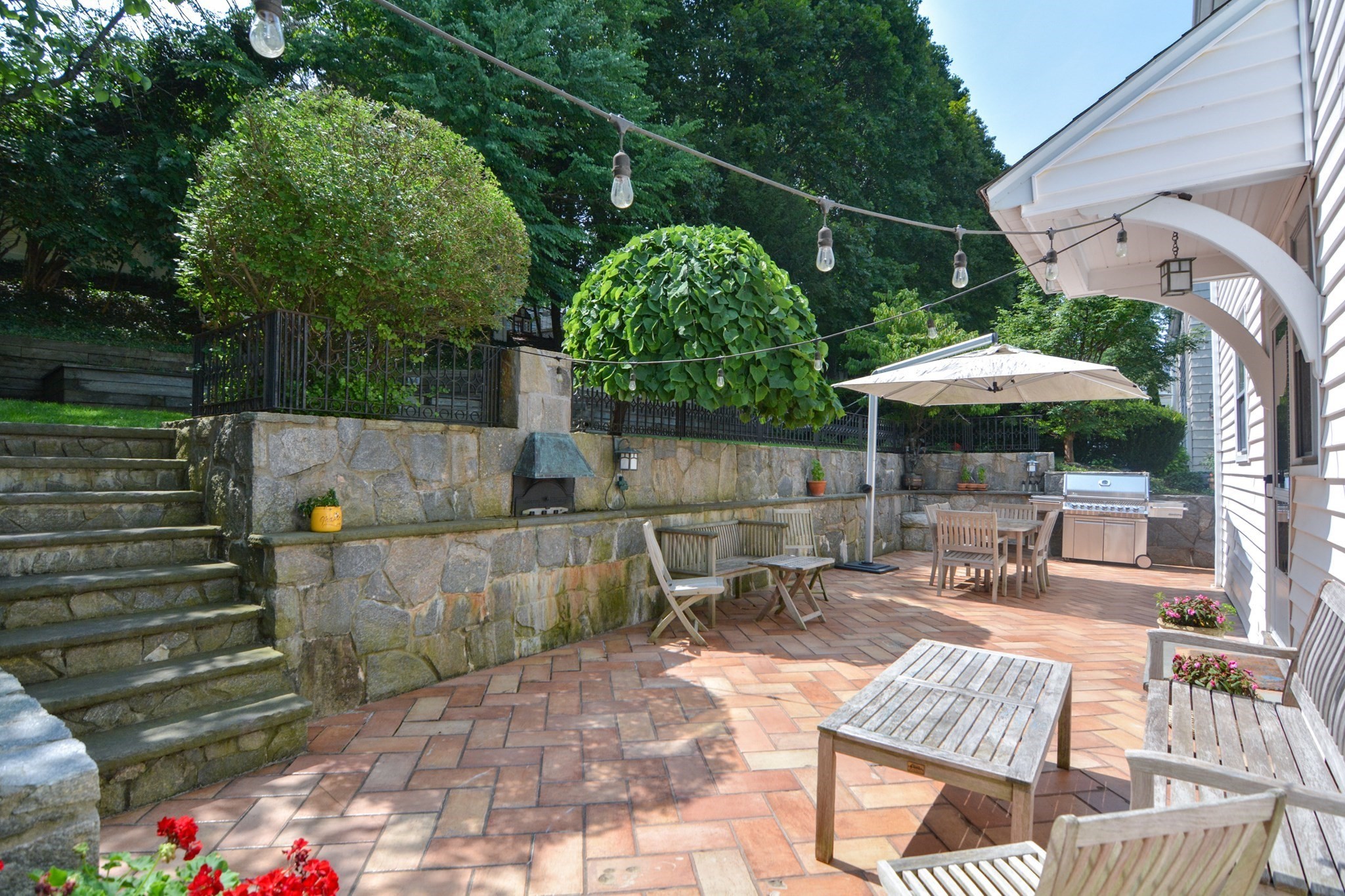 10 Radcliffe Rd, Belmont, MA 02478