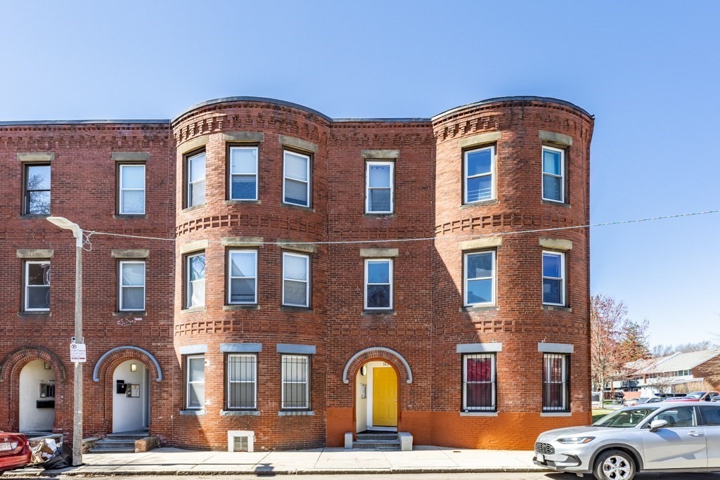 113 Regent St, Boston - Roxbury, MA 02119