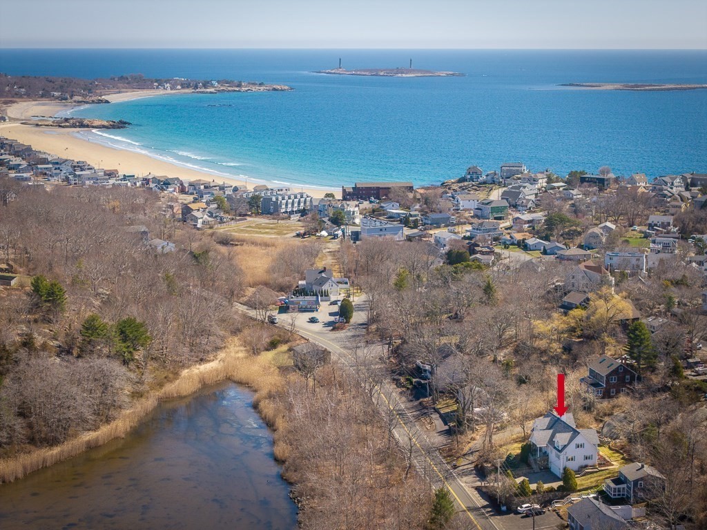 129 Thatcher Rd, Gloucester, MA 01930