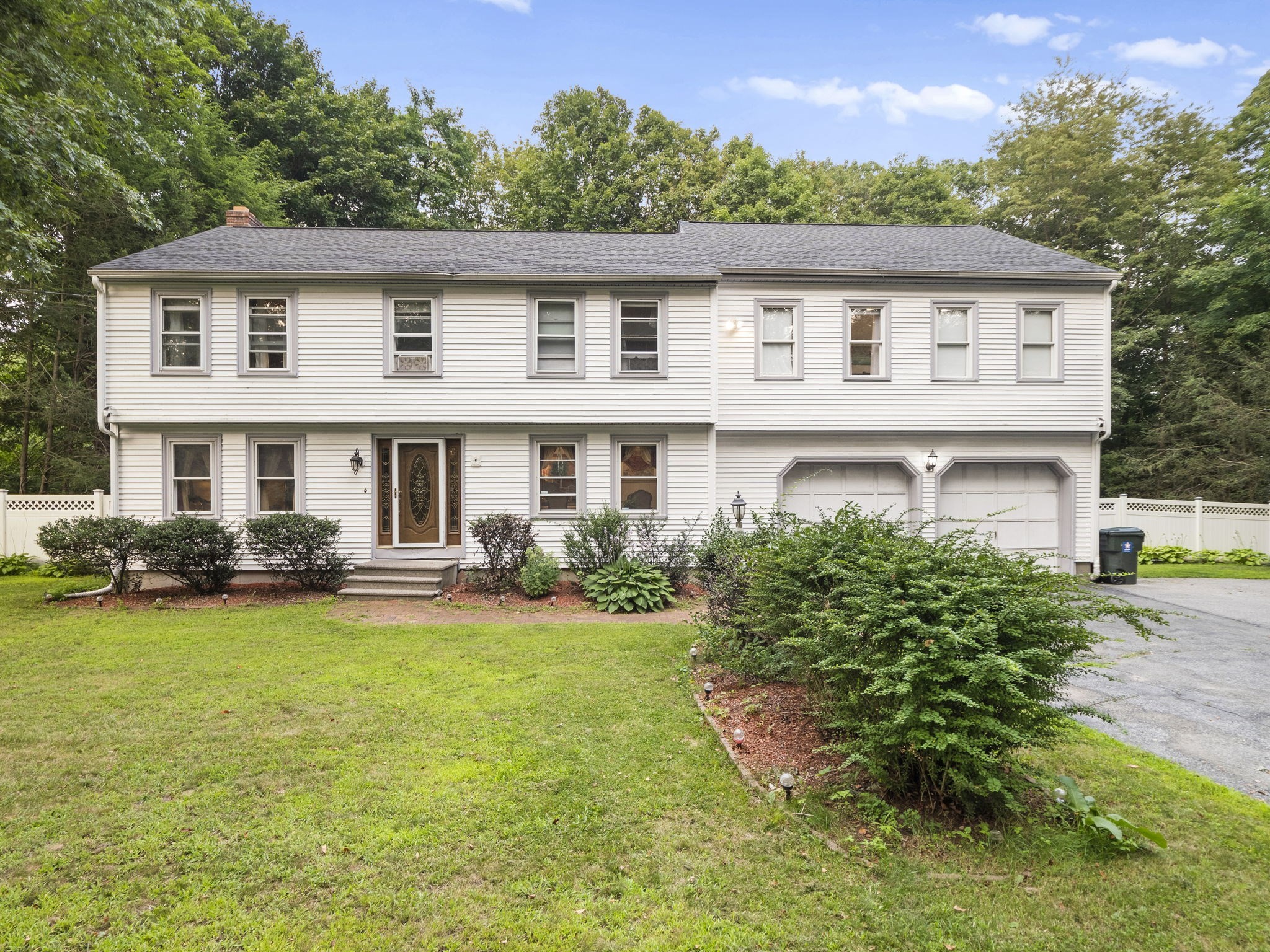 611 Oxford Street South, Auburn, MA 01501