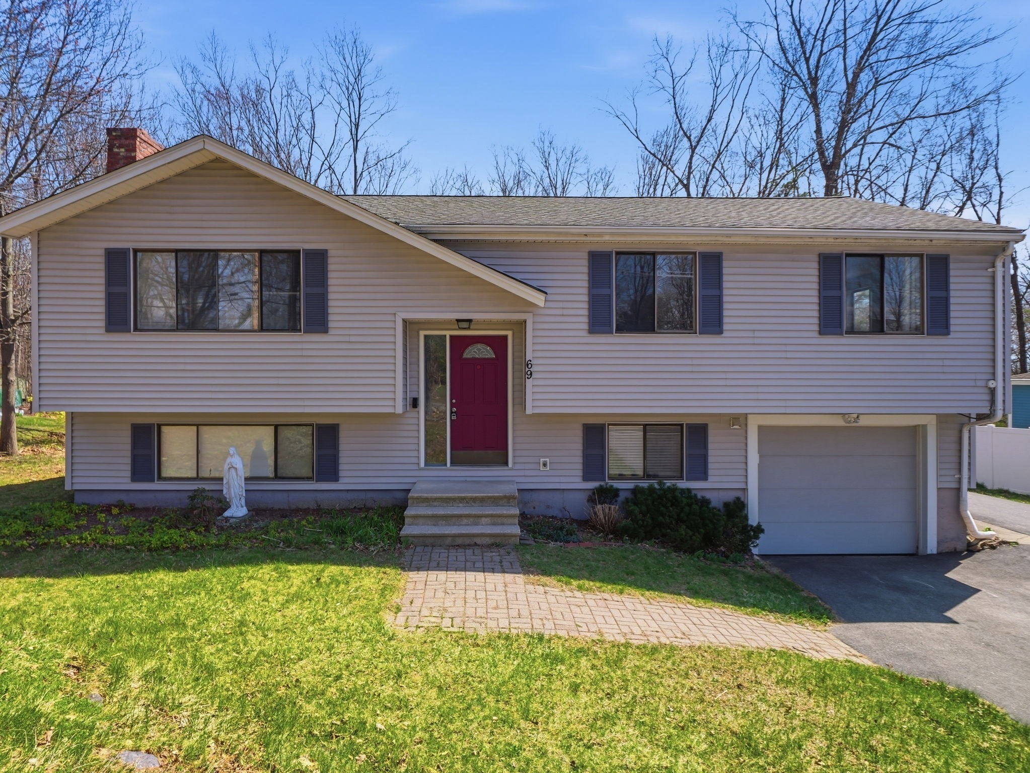 69 Lake Street, Shrewsbury, MA 01545