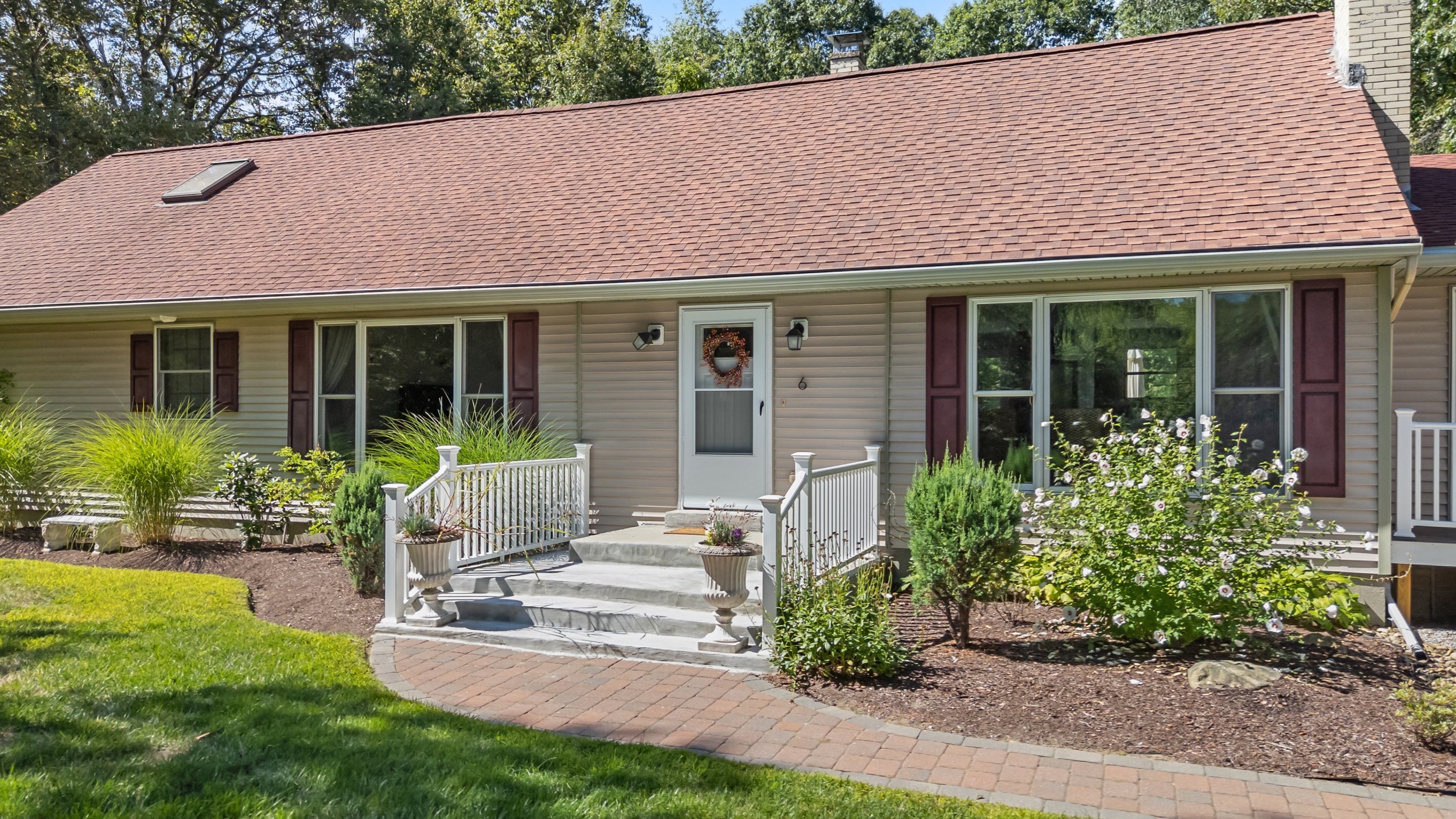6 Sunrise Ave, Auburn, MA 01501