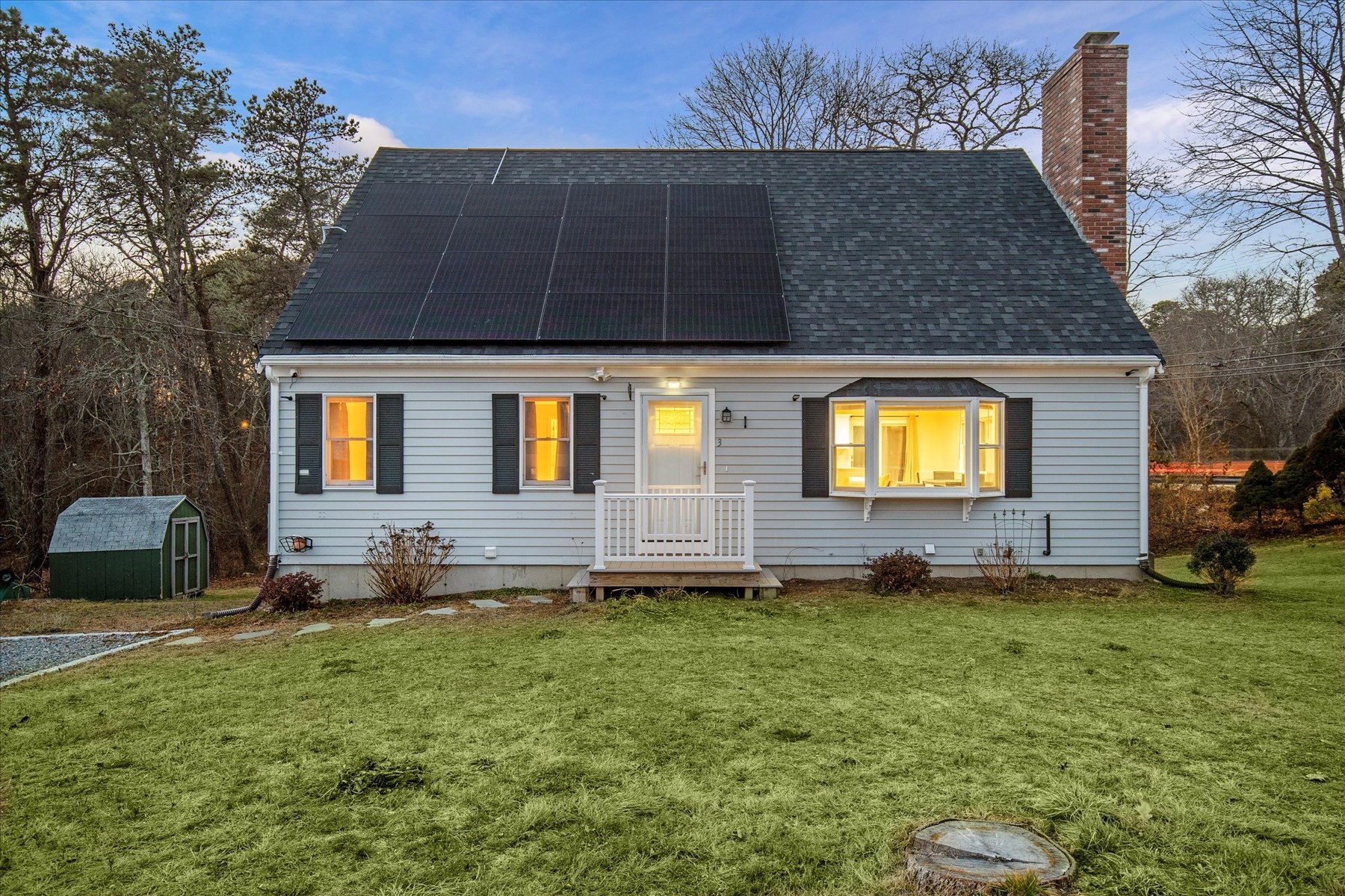 3 Muriel Ln, Falmouth, MA 02536