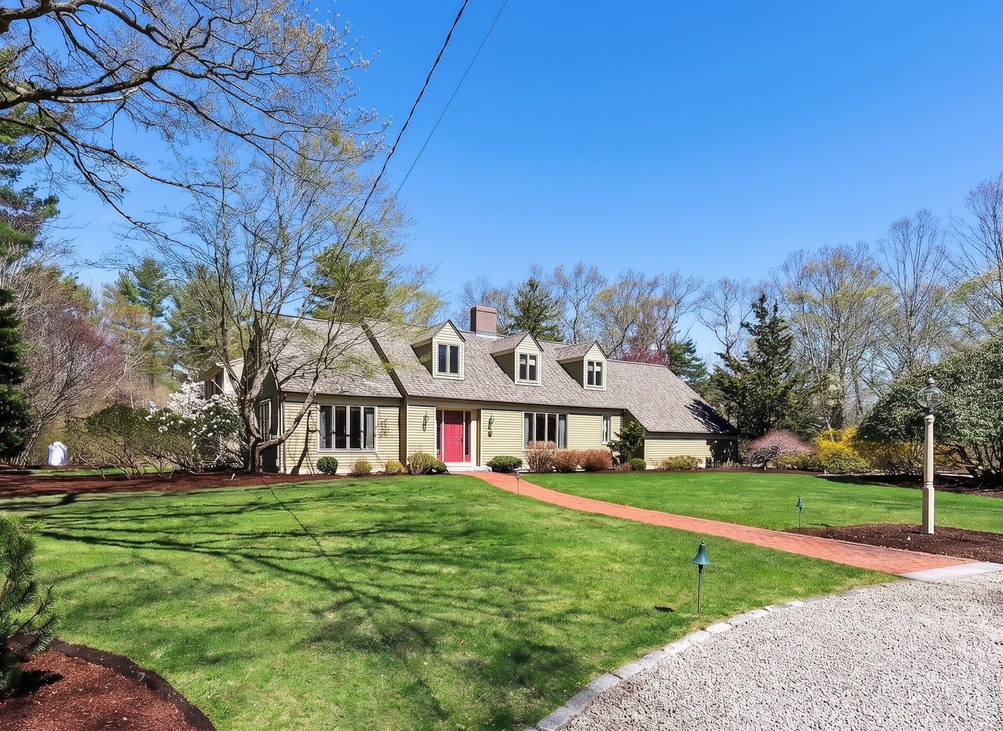 37 Mast Hill Rd, Hingham, MA 02043