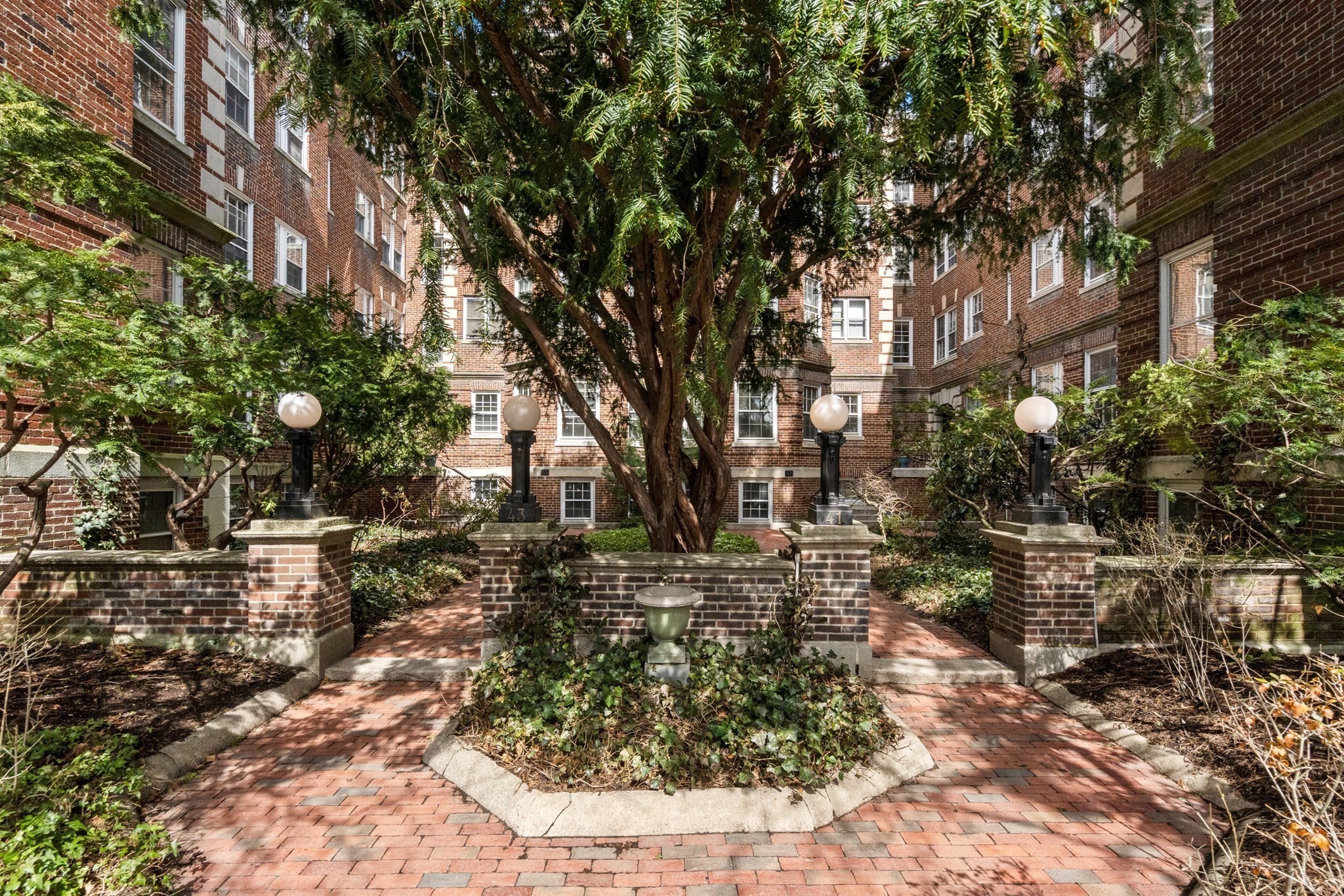 43 Linnaean Street Unit 35A, Cambridge, MA 02138