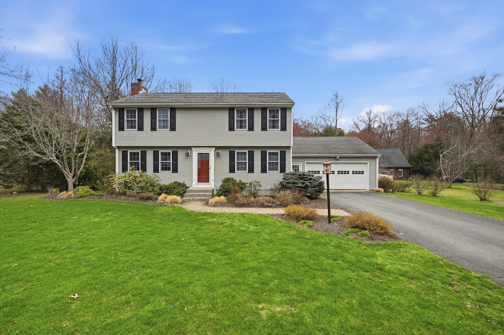 30 Parkview Dr, South Hadley, MA 01075