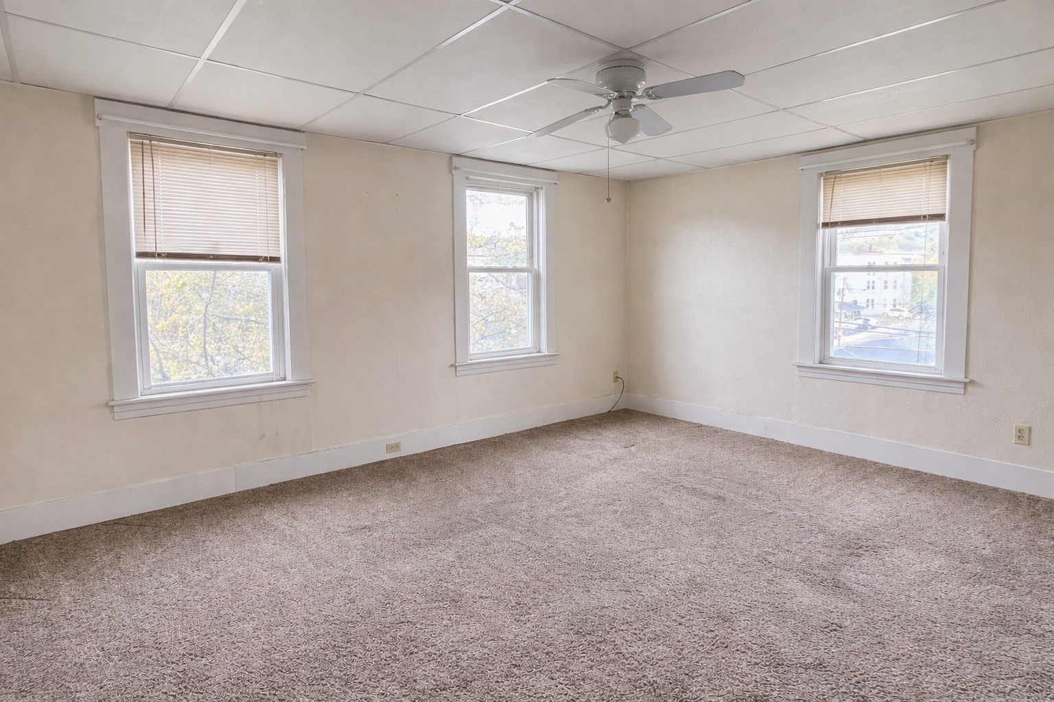 45 Laurel St, Leominster, MA 01453 - Image 10