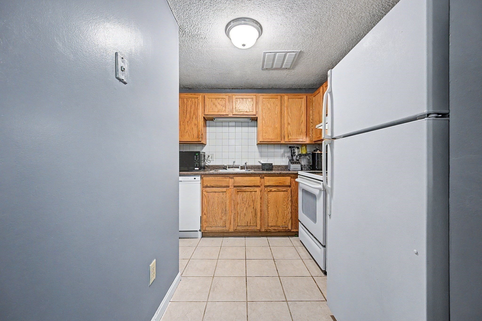 35 Longworth Avenue Unit 12, Brockton, MA 02301 - Image 7