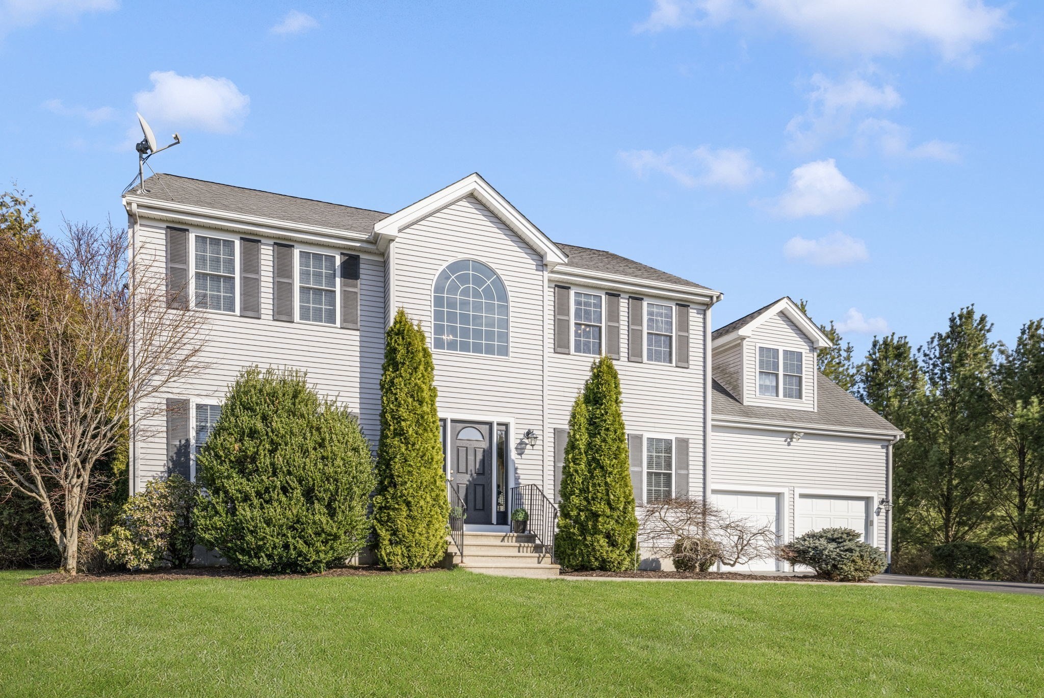 15 Willow Creek Dr, Attleboro, MA 02703