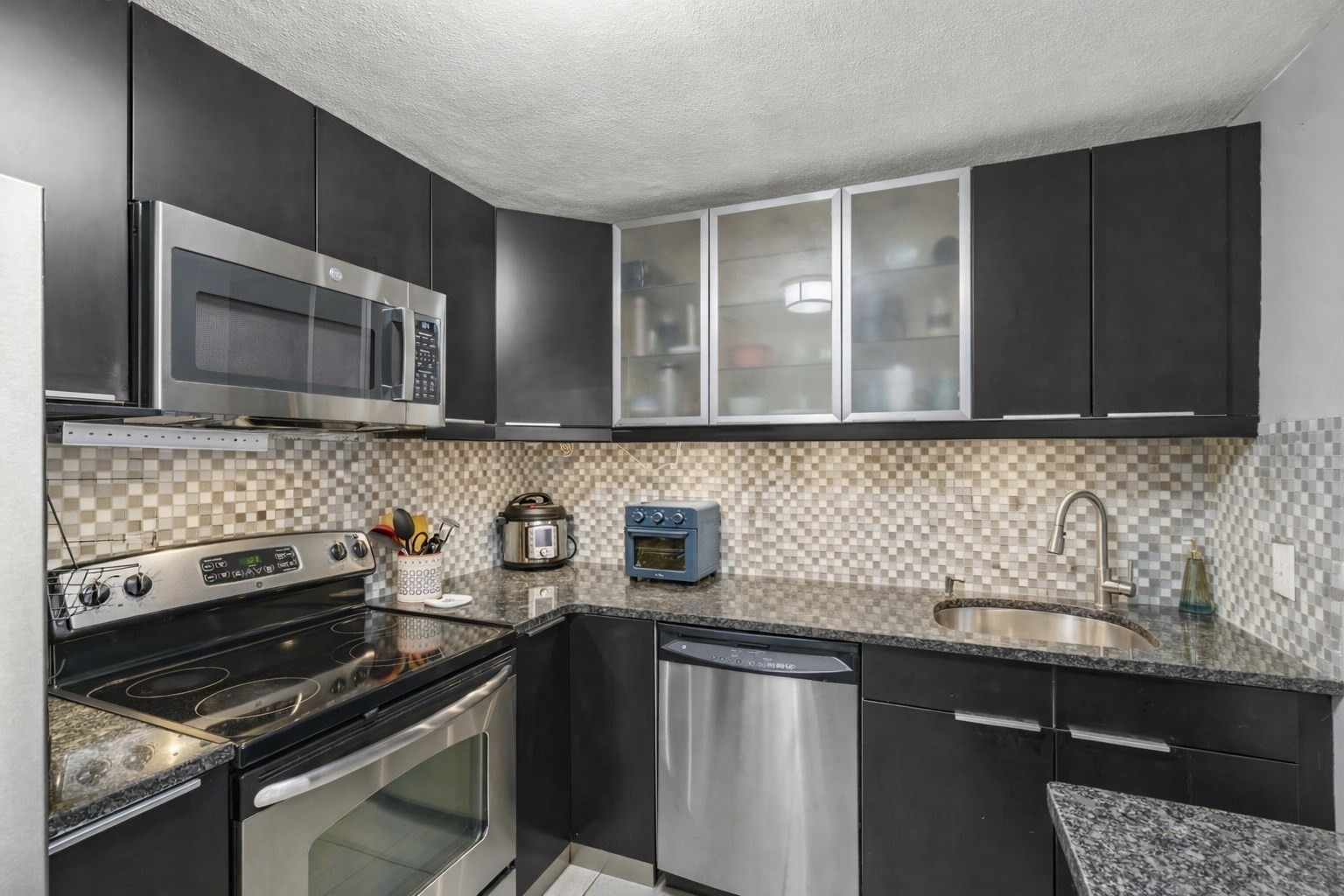 32 Whites Ave Unit E441, Watertown, MA 02472 - Image 9