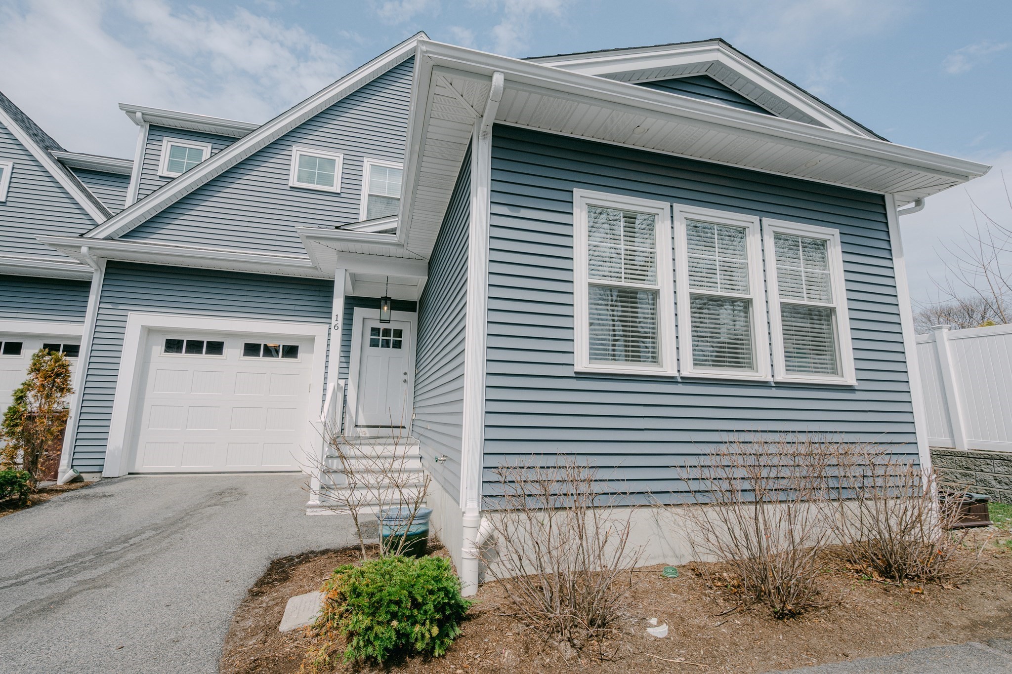 16 Nina Ct Unit 8, Dedham, MA 02026