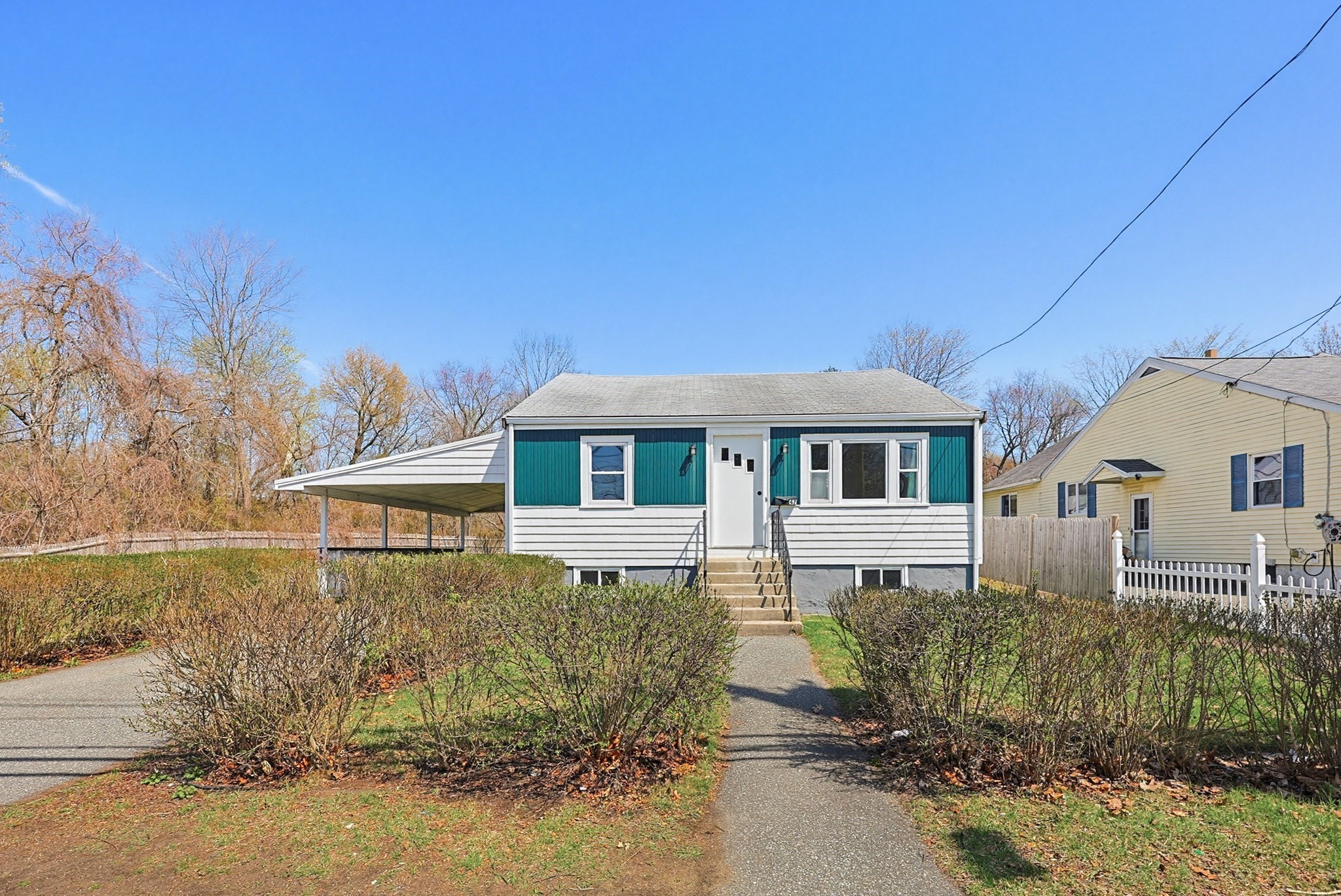 47 Willow St, Woburn, MA 01801