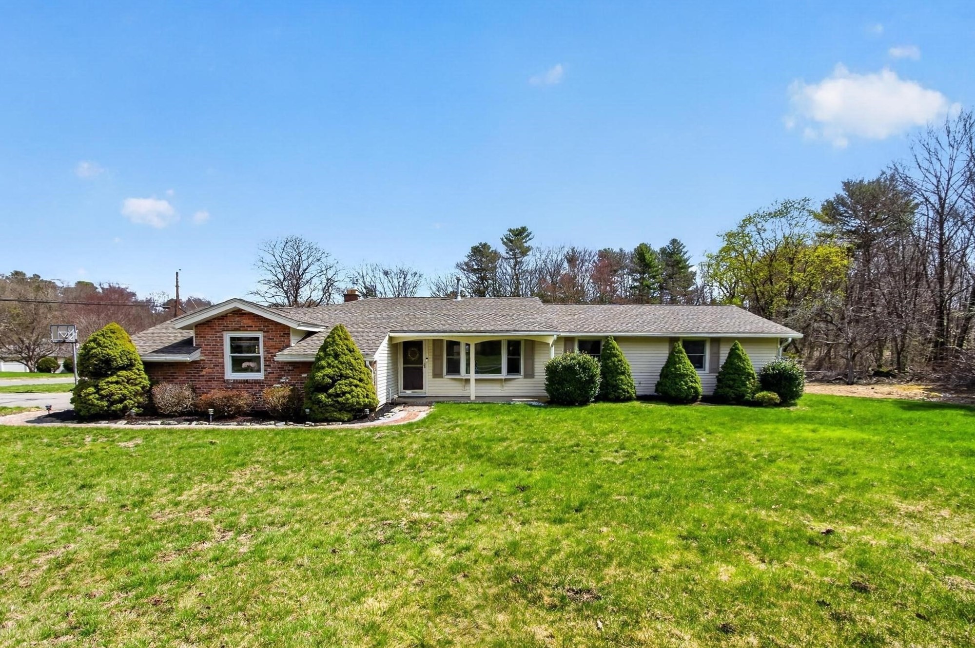 15 San Mateo Dr, Chelmsford, MA 01824