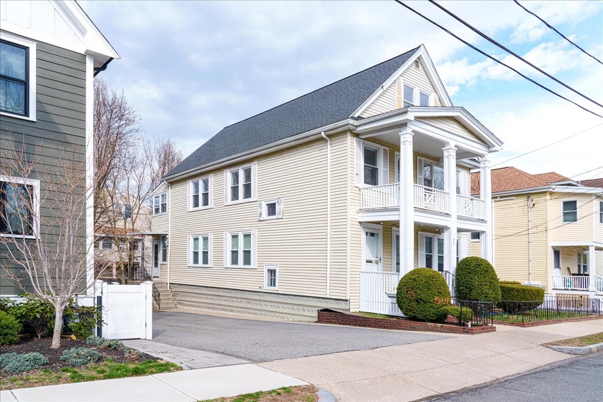 27 Exeter Unit 2, Arlington, MA 02474