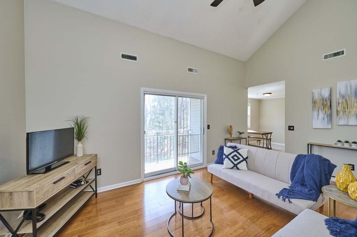 124 Tennis Plaza Rd Unit 42, Dracut, MA 01826