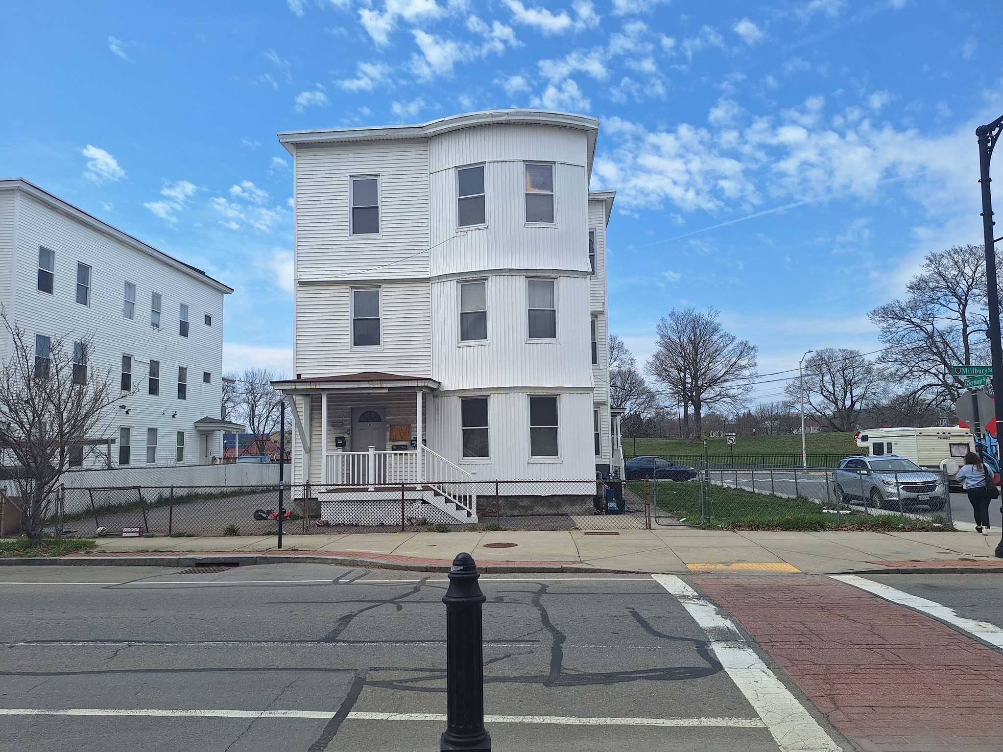 246 Millbury St, Worcester, MA 01610