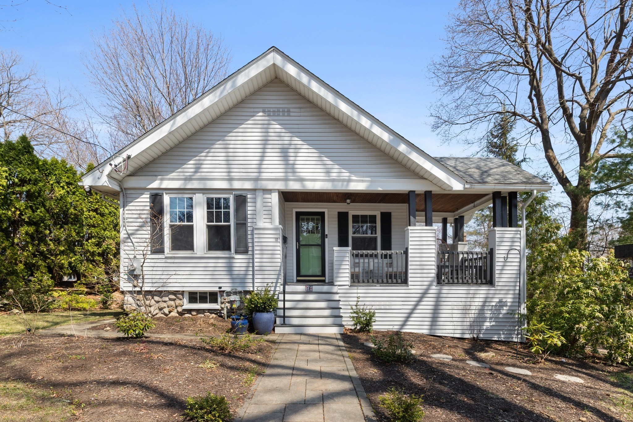 10 Neptune Rd, Worcester, MA 01605