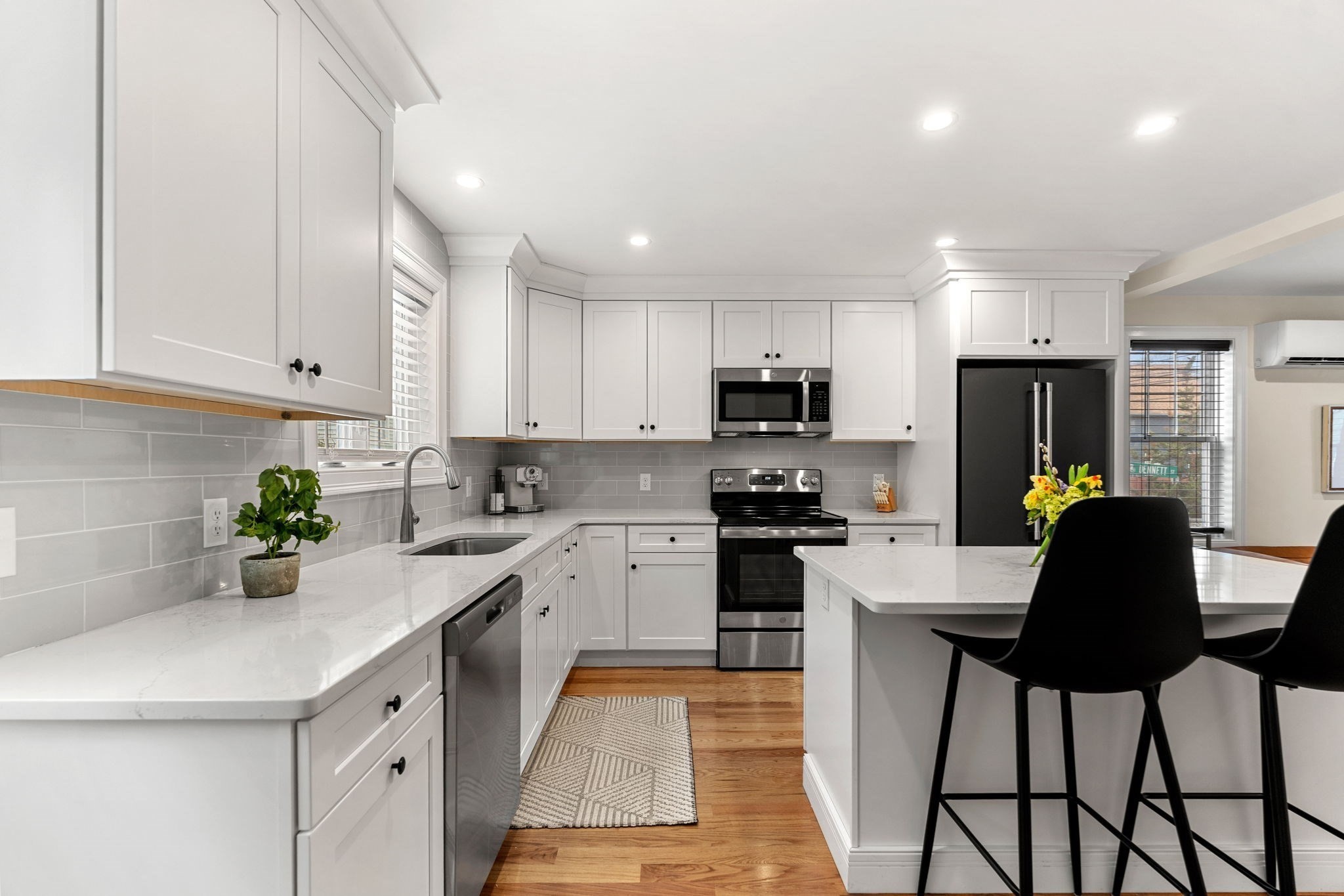 22 Pond St Unit 2, Amesbury, MA 01913