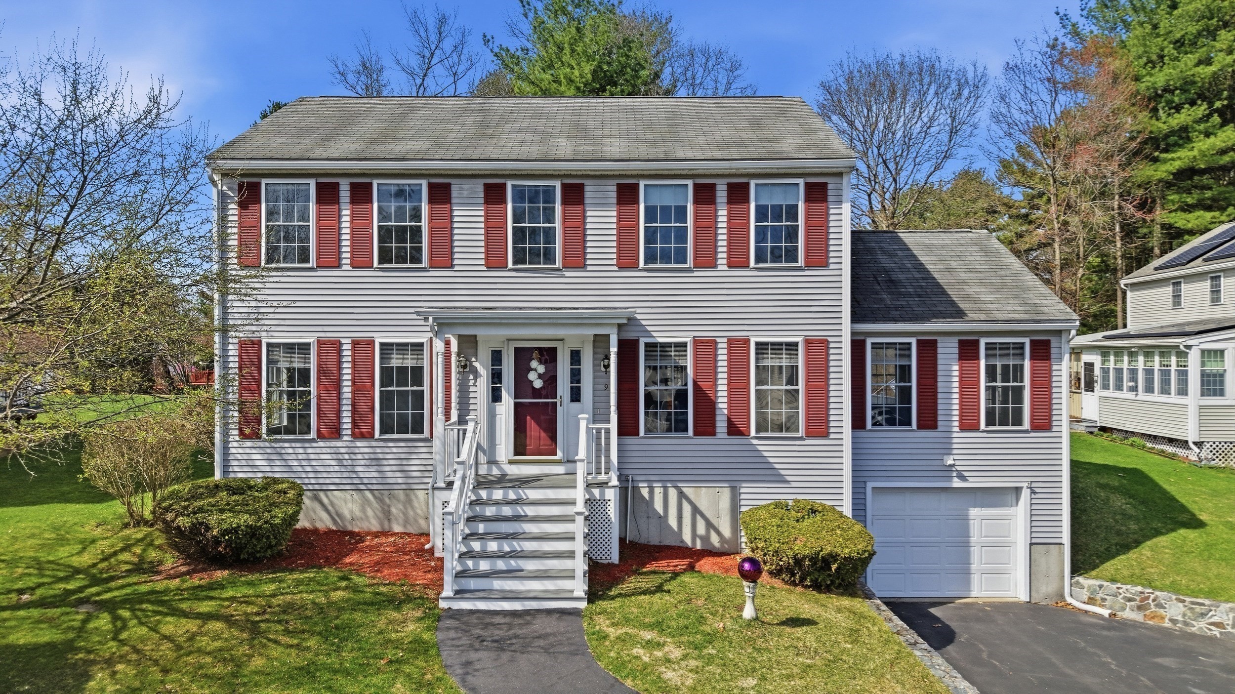 9 Photine Dr, Lowell, MA 01854