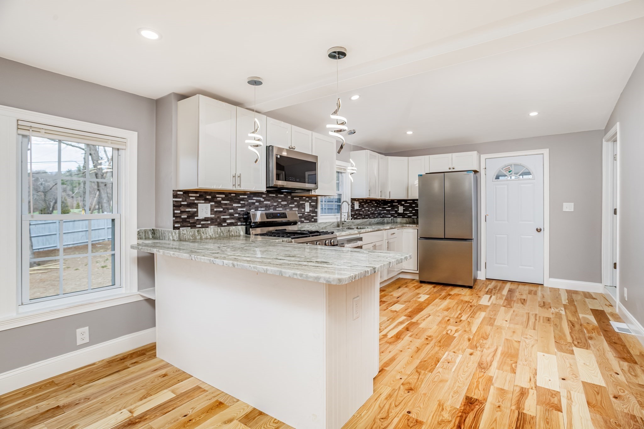 104 Youngs Road, Lunenburg, MA 01462