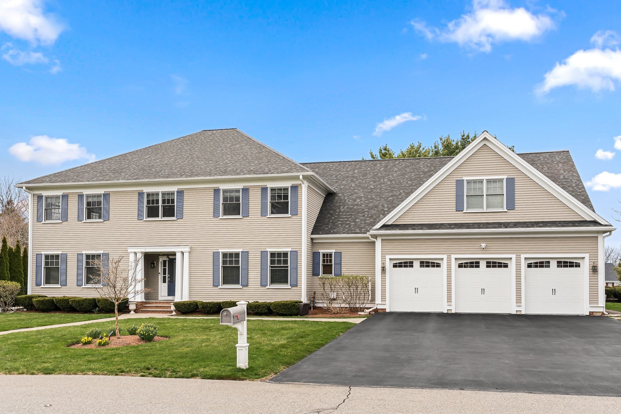 37 Mayflower Road, Winchester, MA 01890