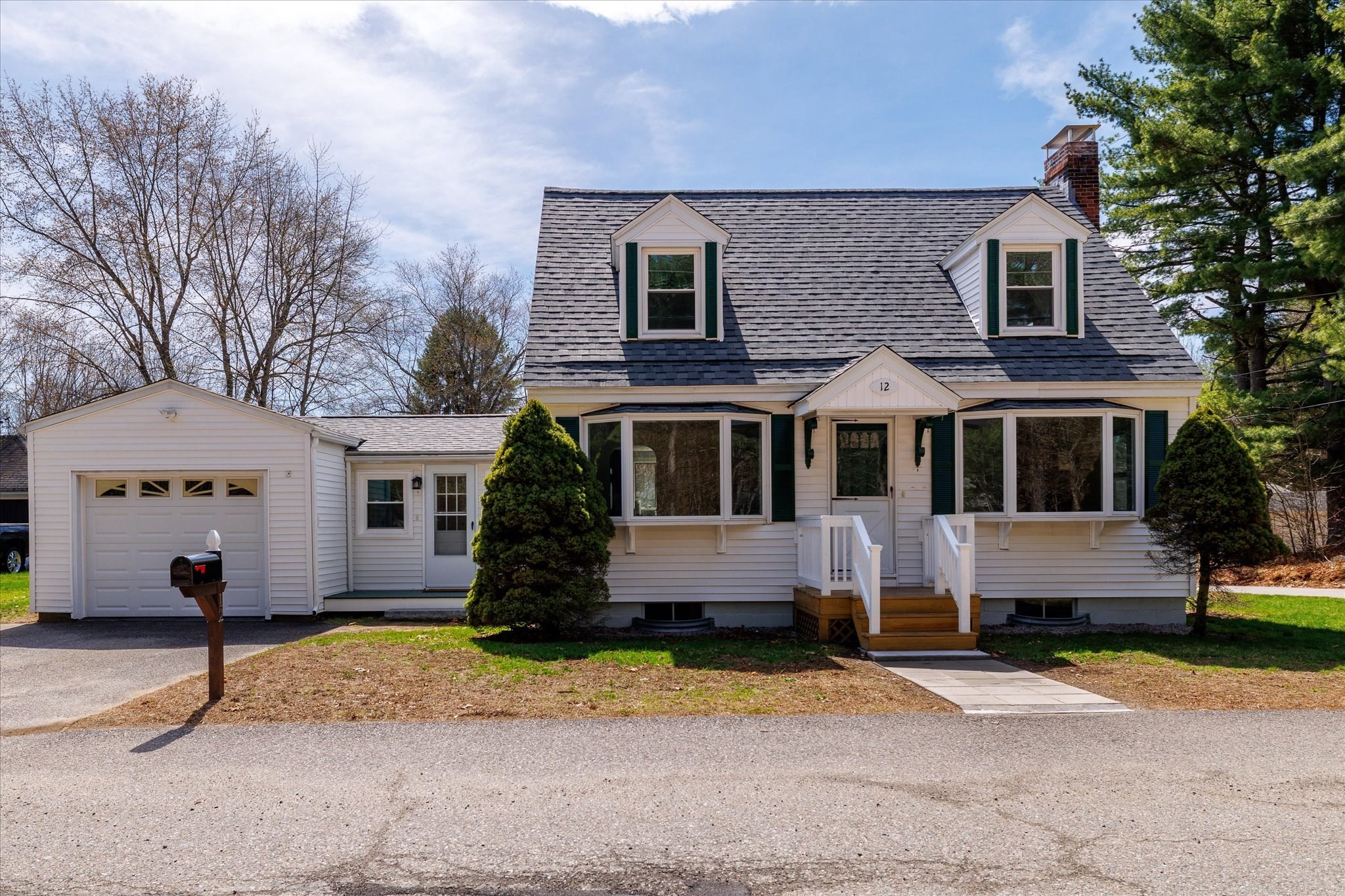 12 Brook St, Ayer, MA 01432