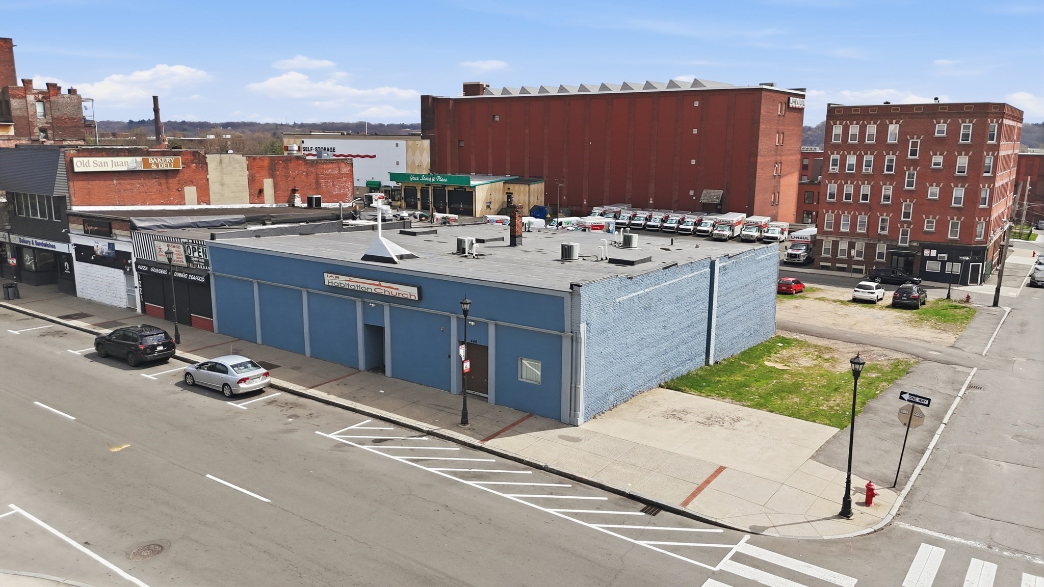 434 High St, Holyoke, MA 01040