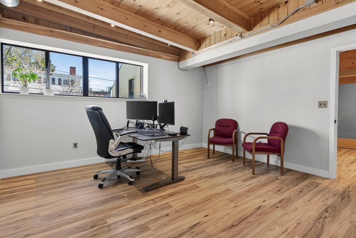 1 Harris St Unit 4, Newburyport, MA 01950