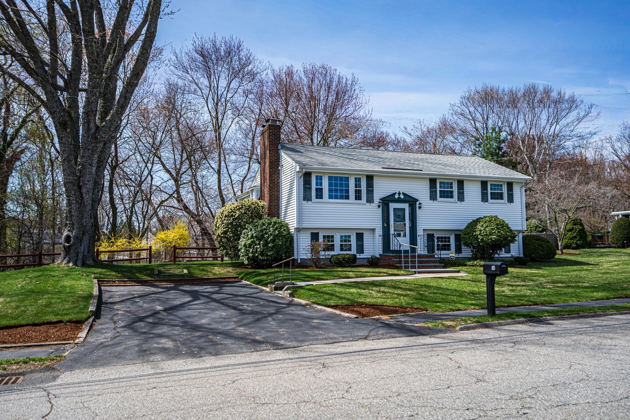 18 Stonewall Drive, Woburn, MA 01801