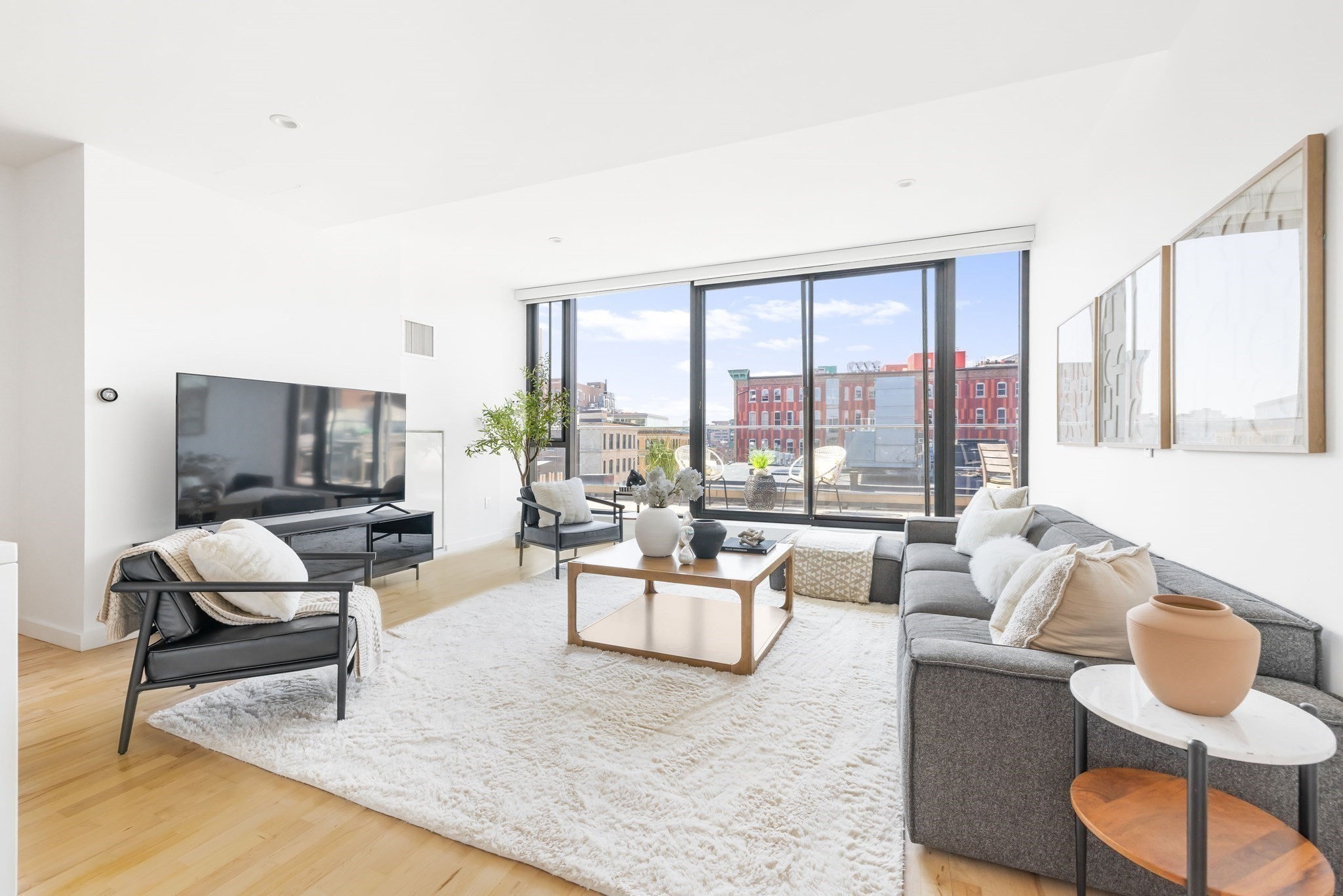 346 Congress St Unit 703, Seaport, Boston, MA 02210