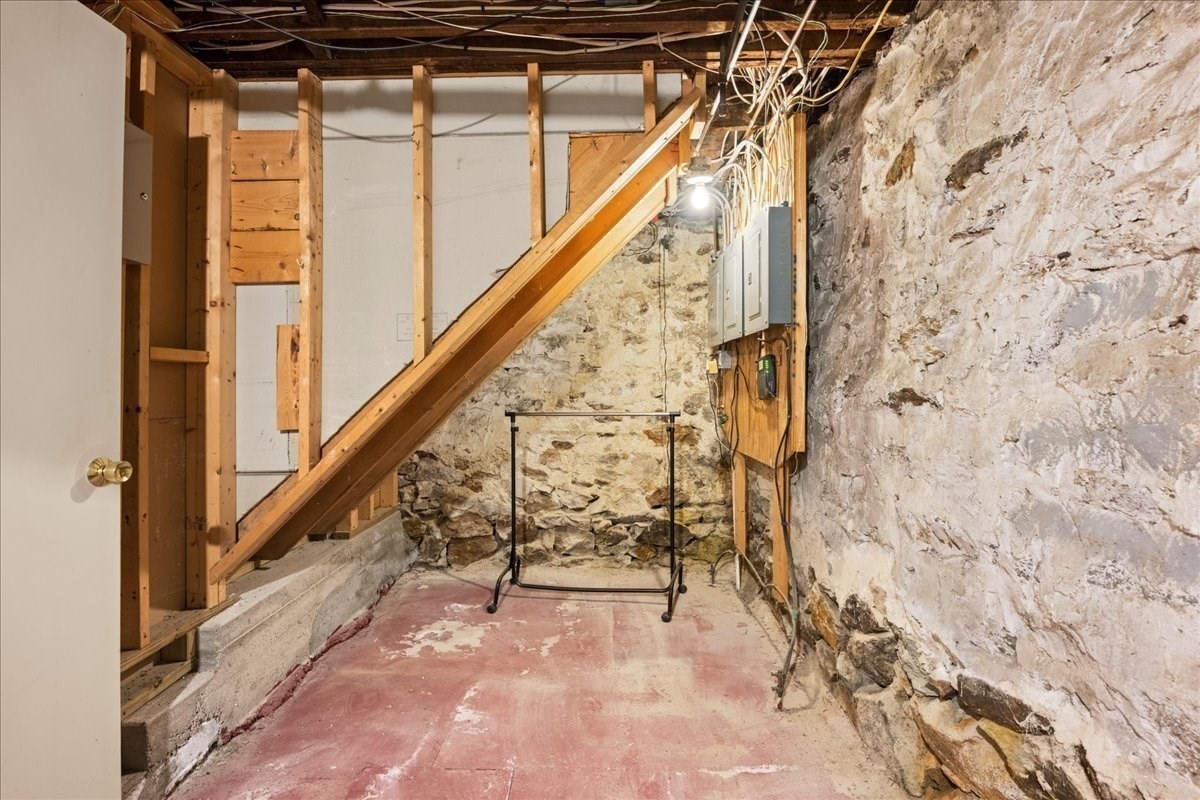 34 Dartmouth St, Worcester, MA 01604 - Image 31