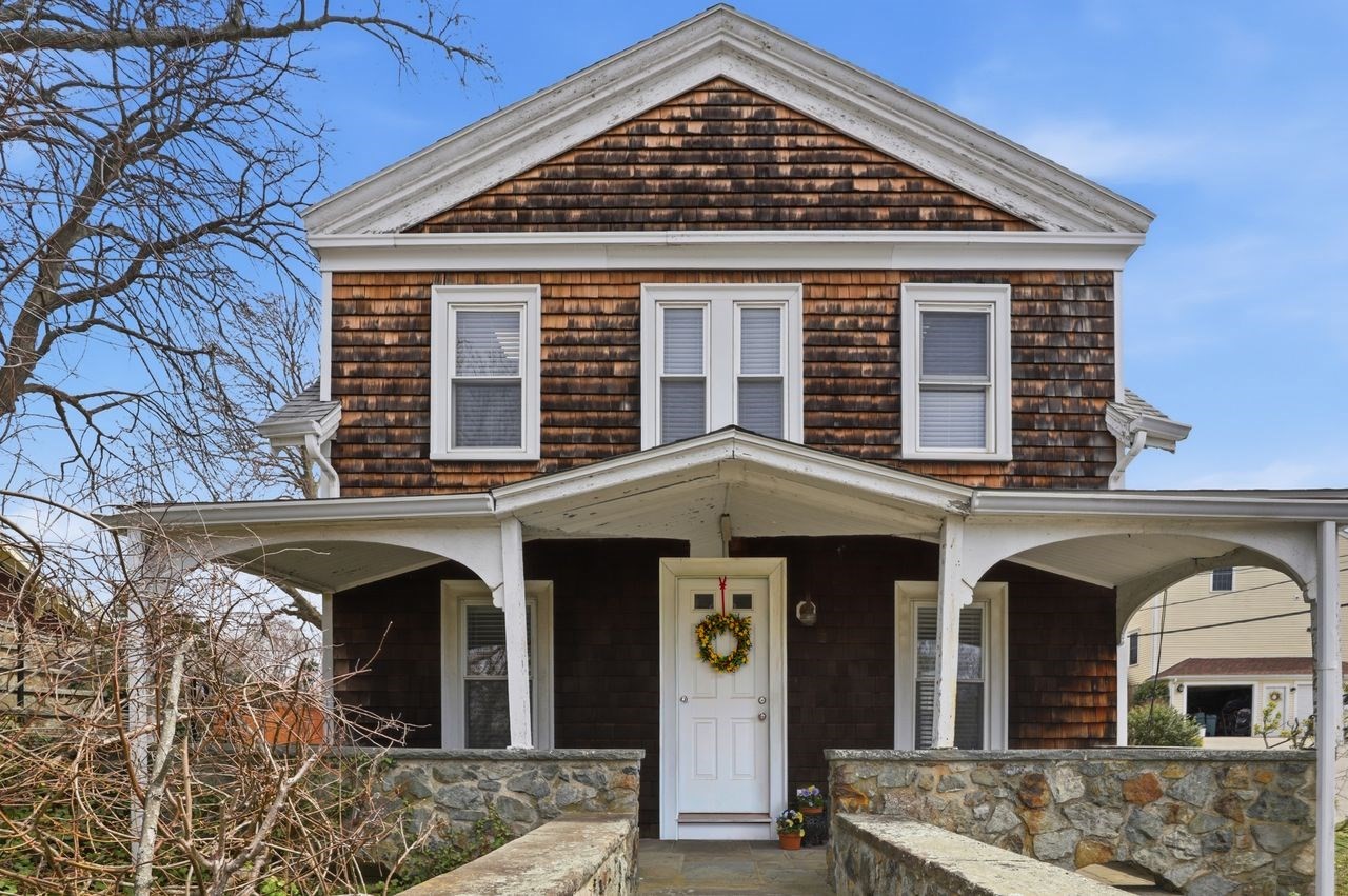 94 Nantasket Ave, Hull, MA 02045