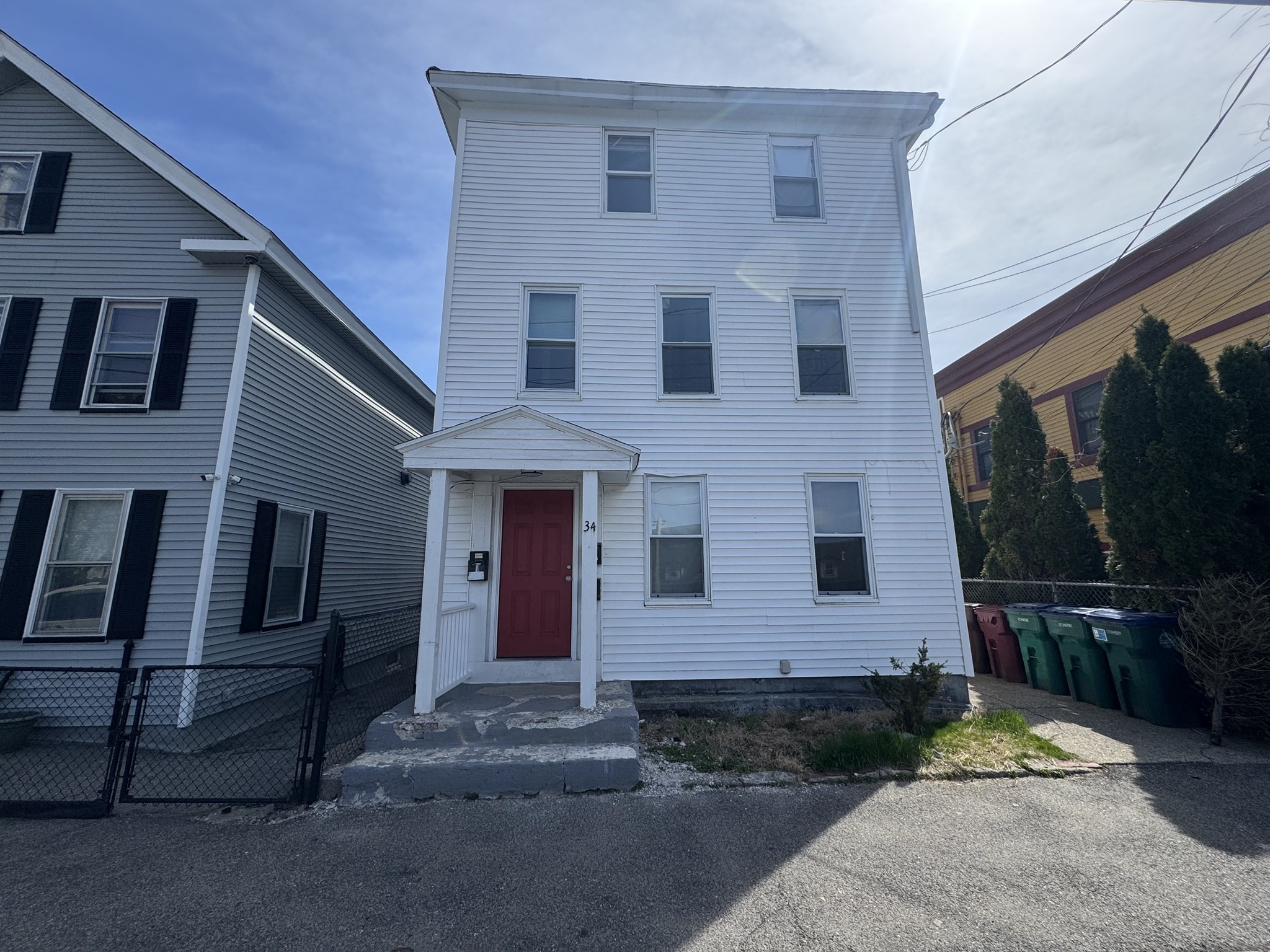 34 Willie St, Lowell, MA 01854