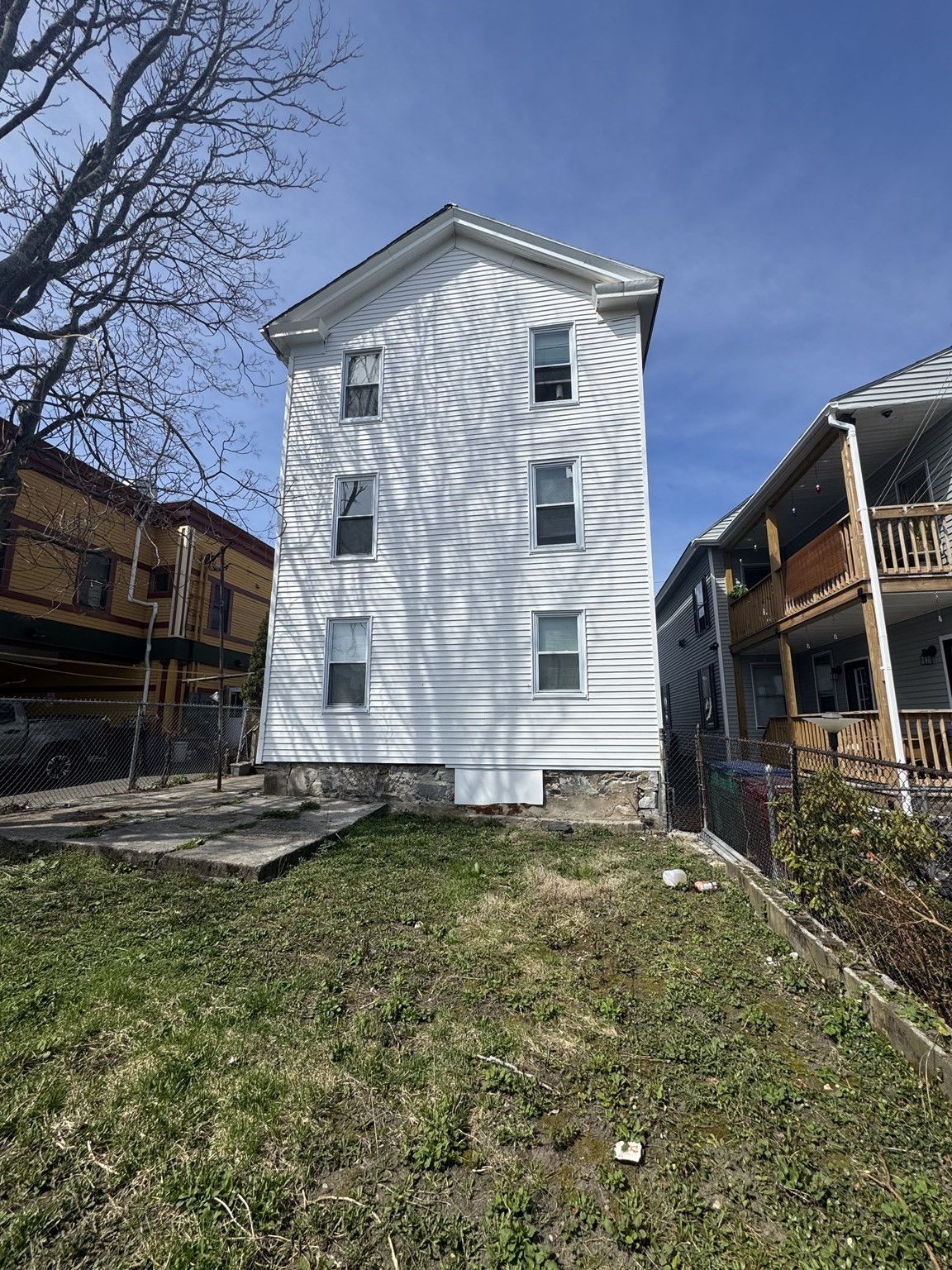 34 Willie St, Lowell, MA 01854 - Image 9