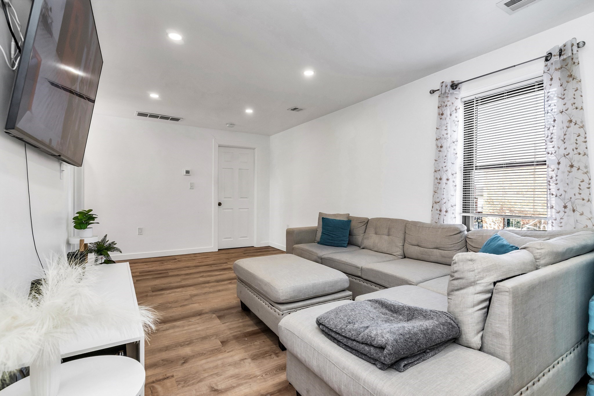 132 S Broadway, Lawrence, MA 01843 - Image 22