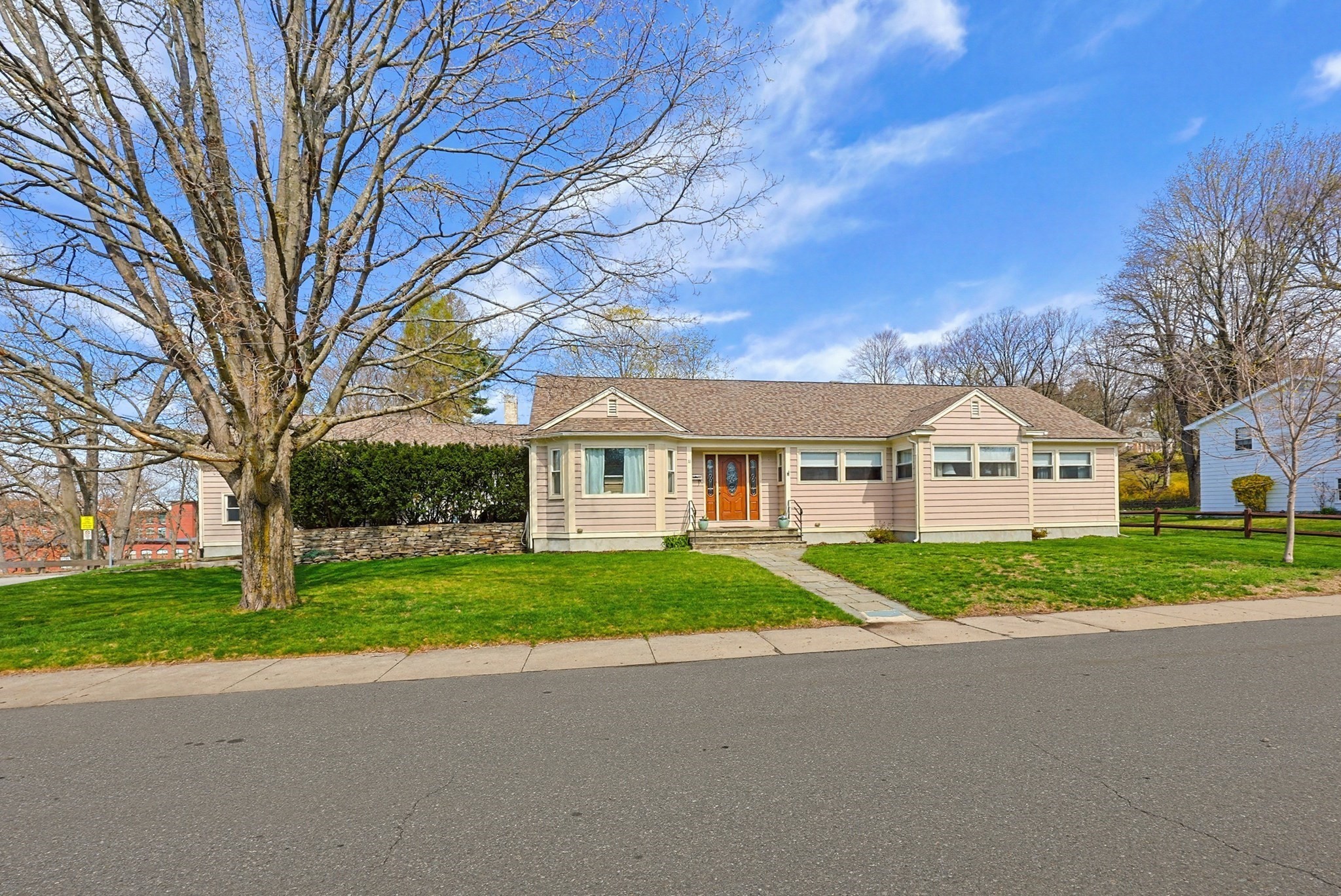 11 Katherine Rd, Woonsocket, RI 02895