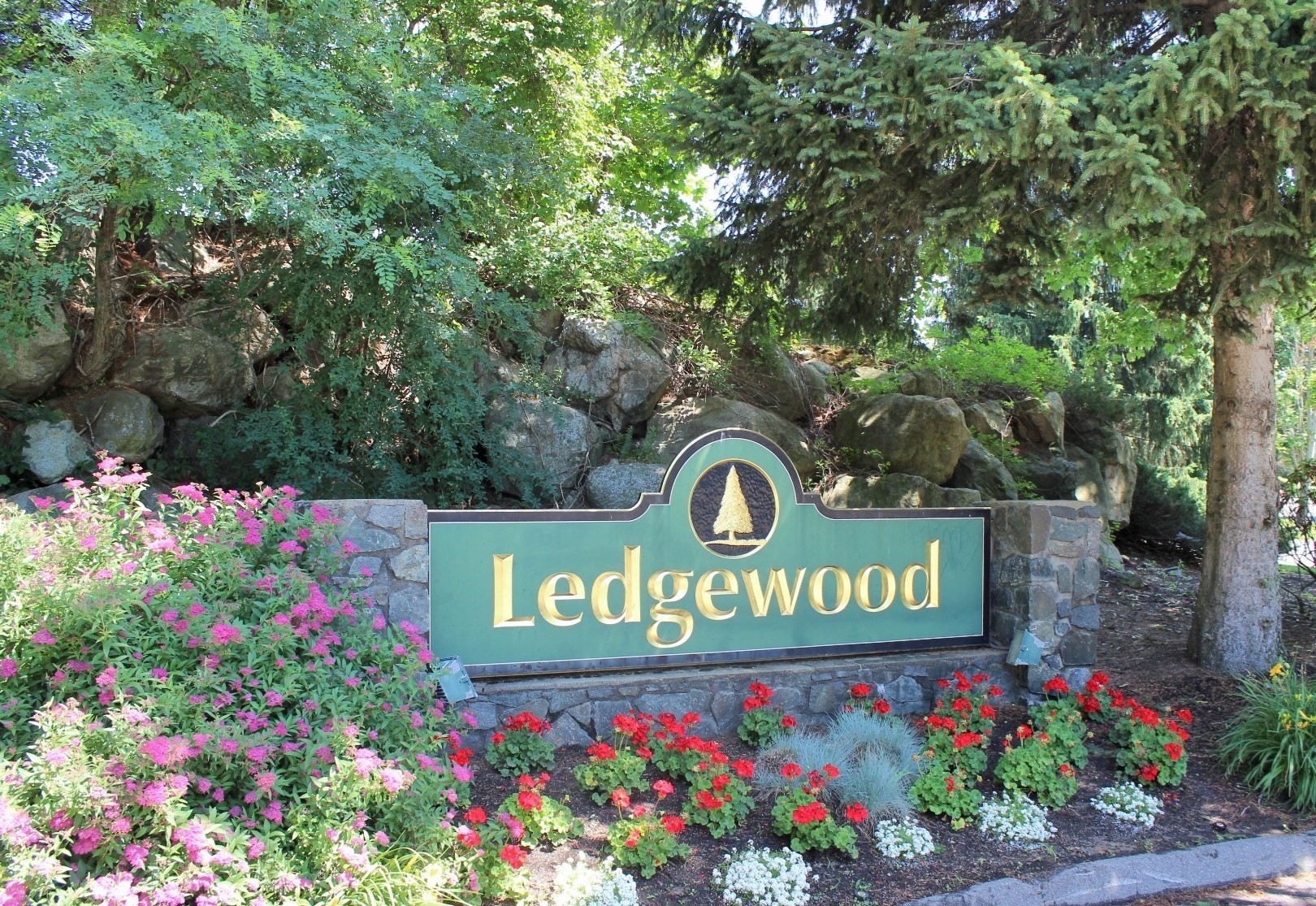 2 Ledgewood Way Unit 7, Peabody, MA 01960