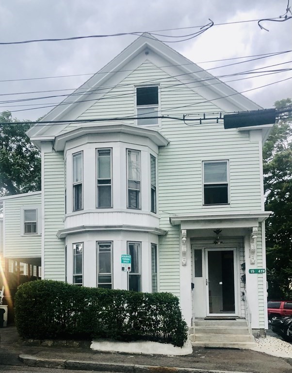15 4th Street, Lowell, MA 01850