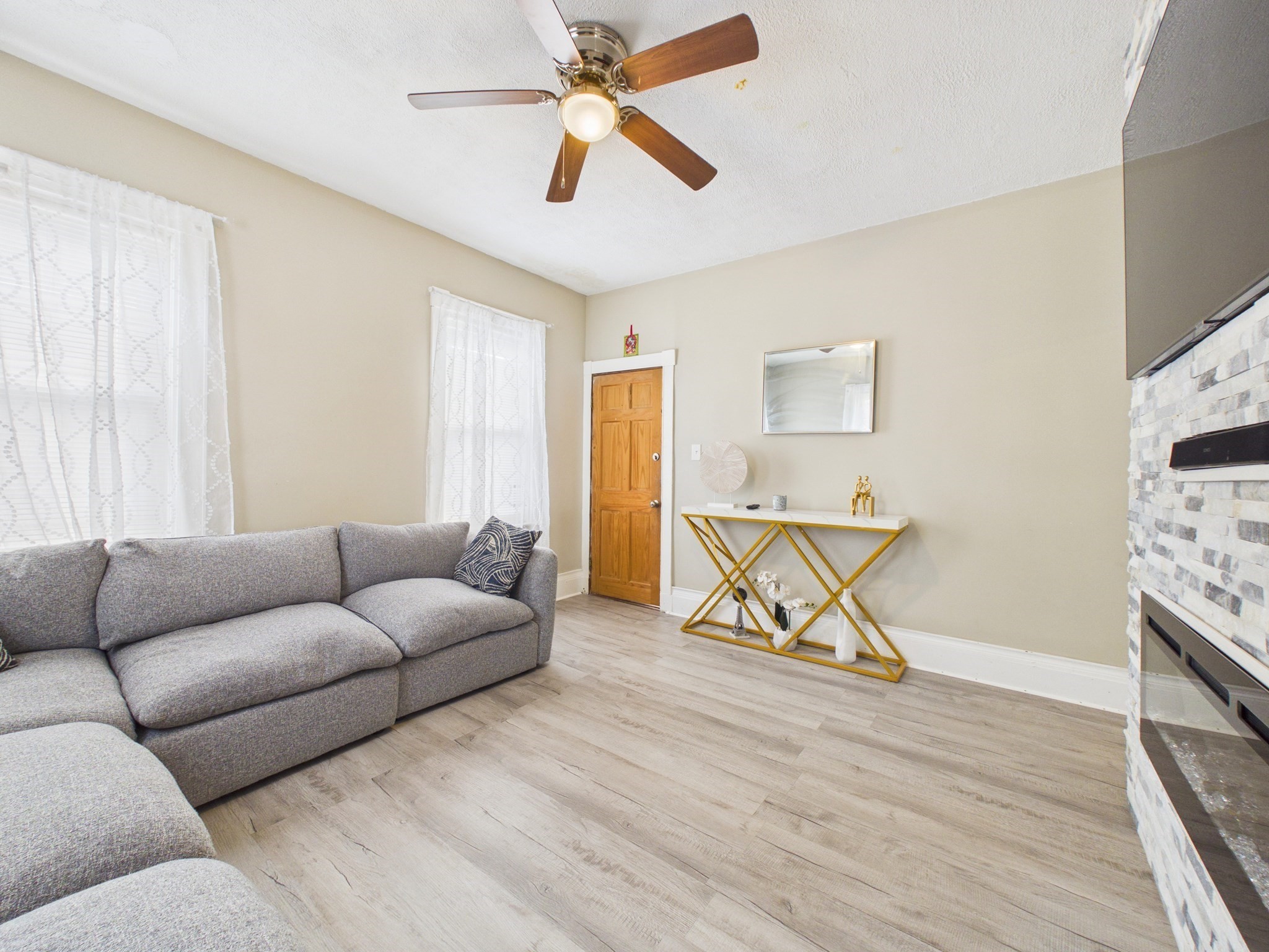 107 Robeson St, New Bedford, MA 02740 - Image 4