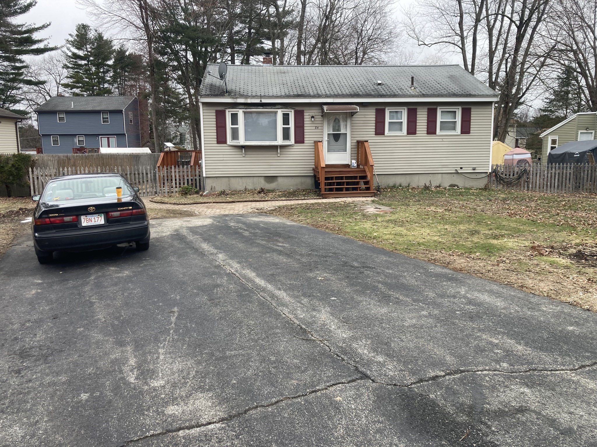 84 D St, Dracut, MA 01826