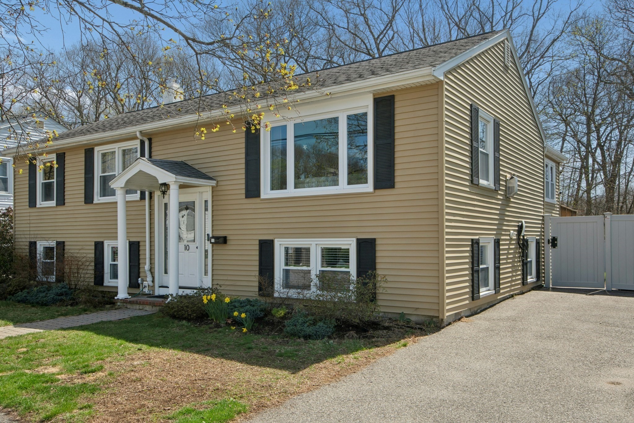 10 Cedarcrest Cir, West Roxbury, Boston, MA 02132