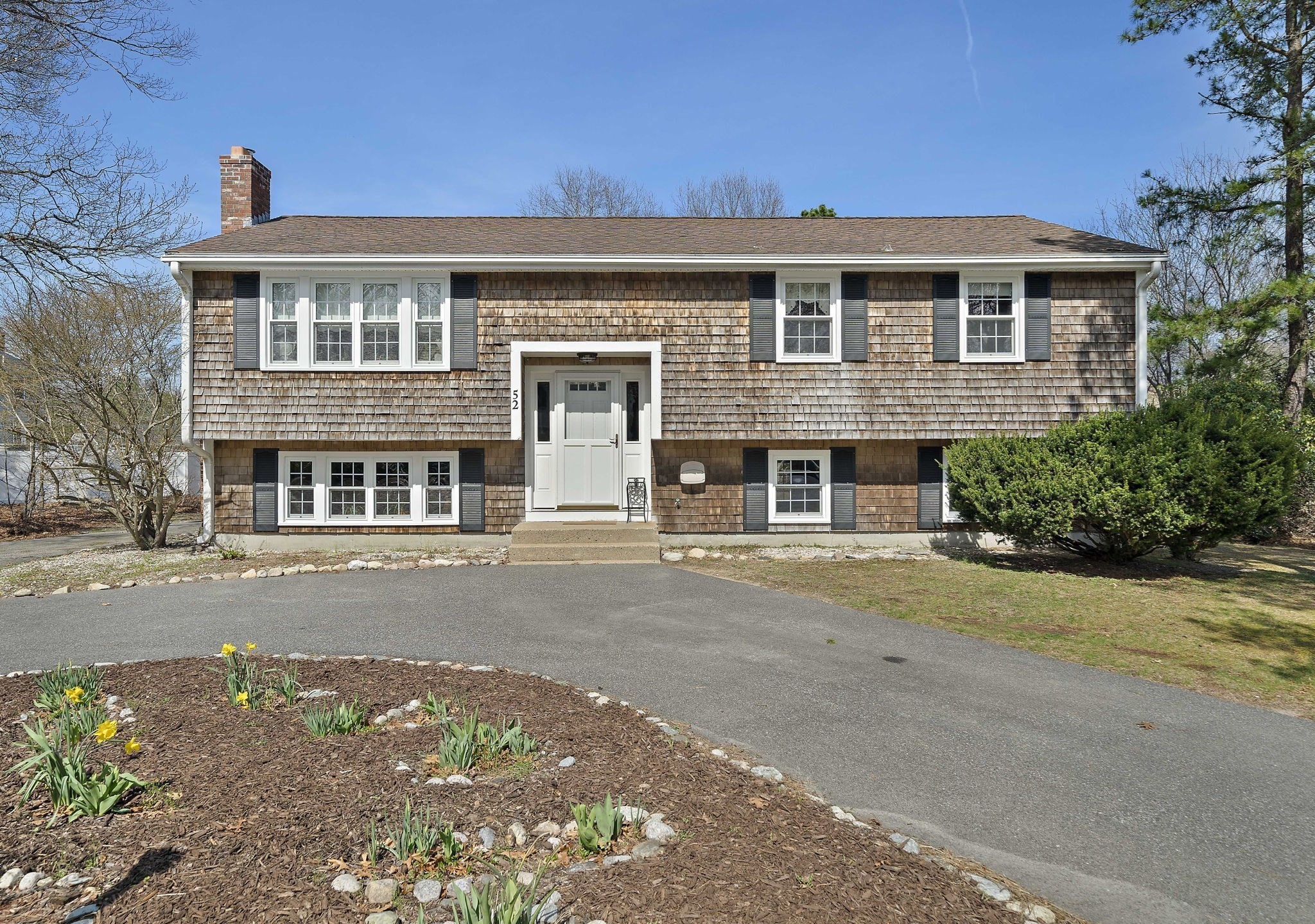 52 Montgomery Dr, Plymouth, MA 02360