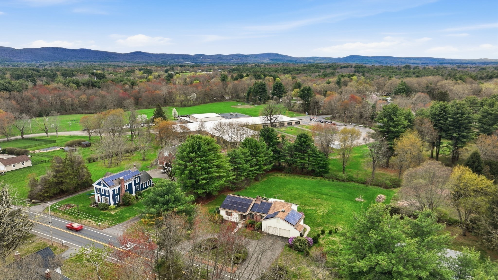 53 Hampden Rd, East Longmeadow, MA 01028