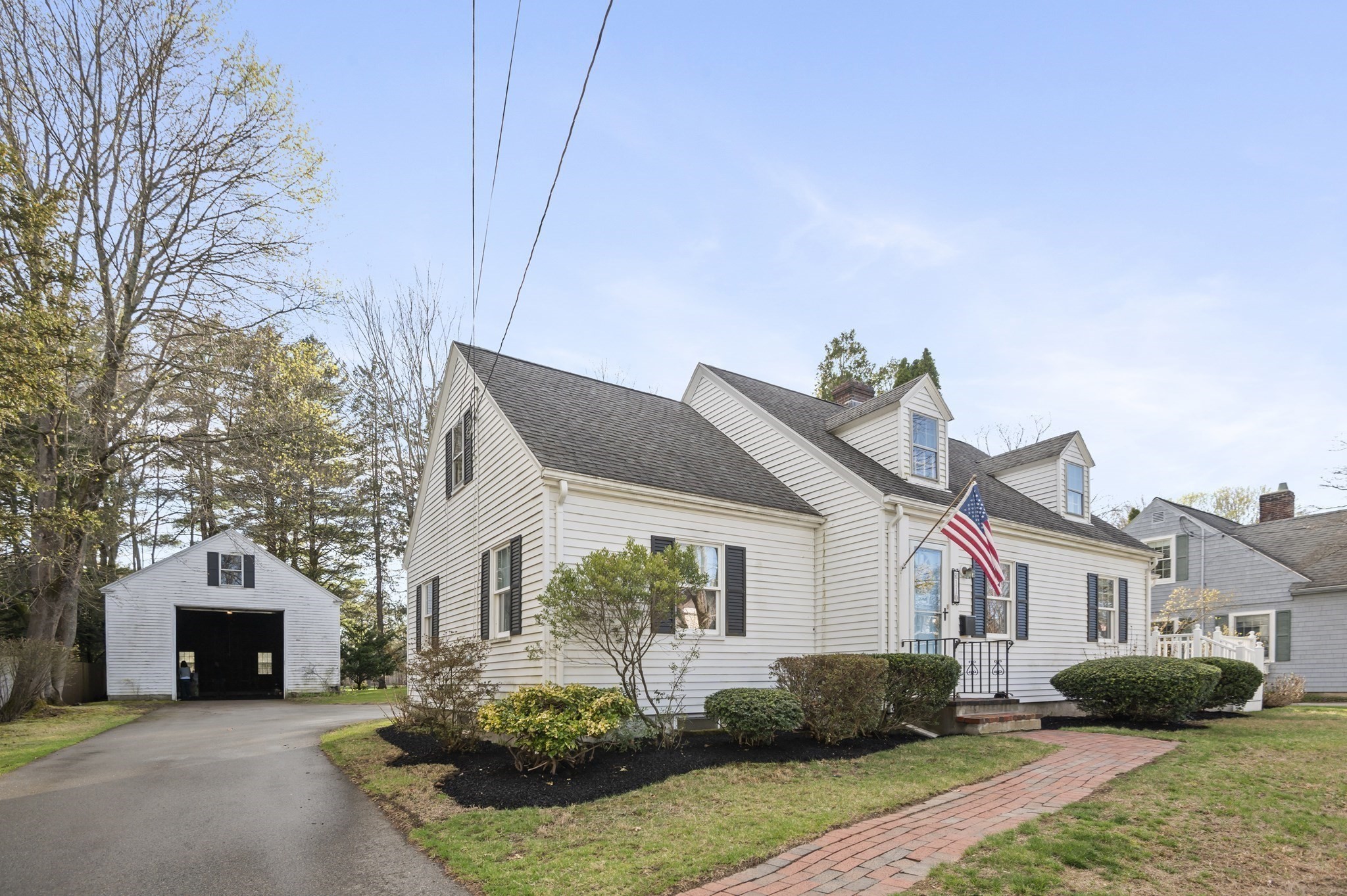 110 Linden St, Hamilton, MA 01982