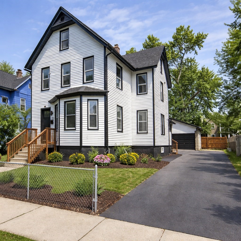 25 Dawes St., Springfield, MA 01109