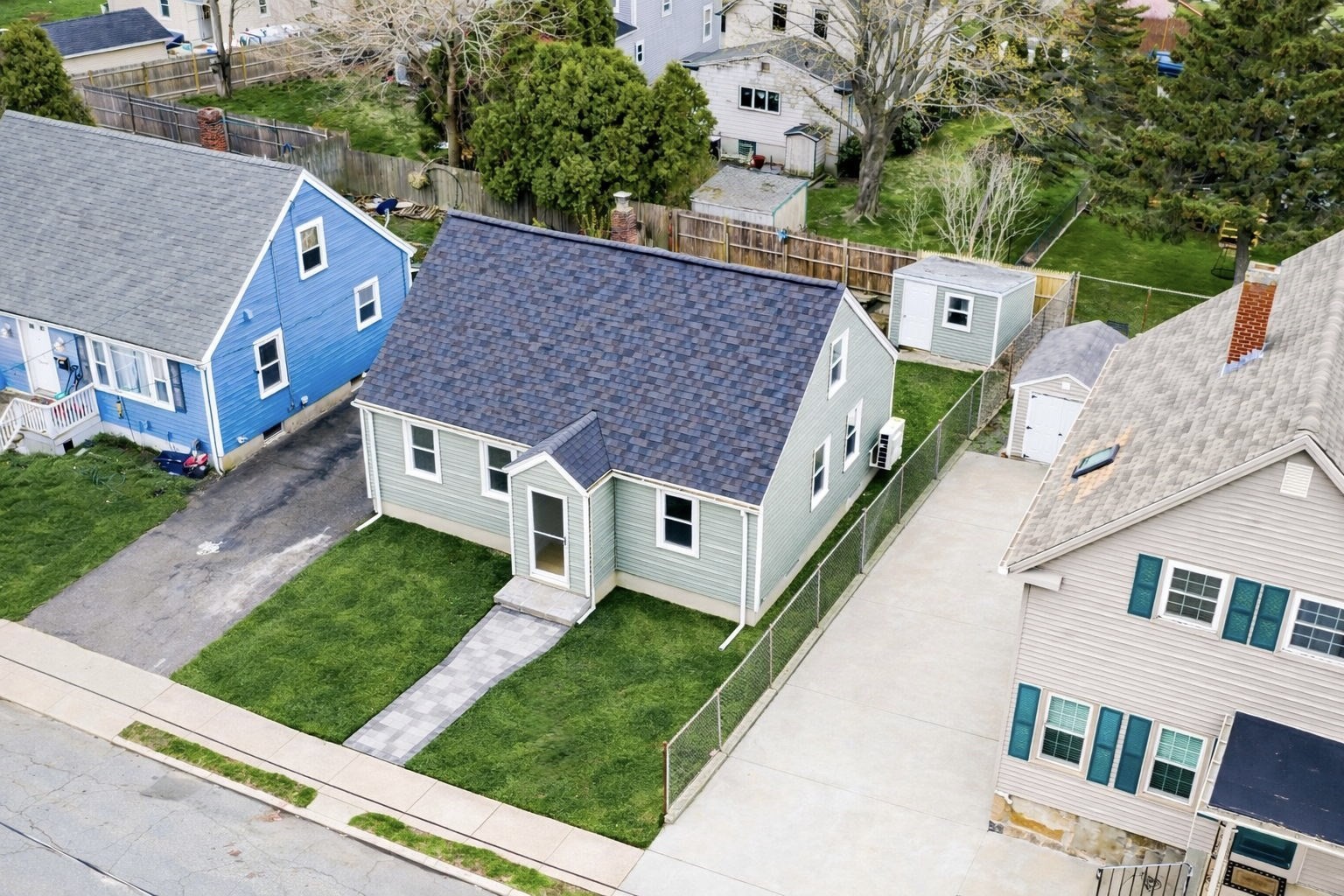 37 Vine St, New Bedford, MA 02740